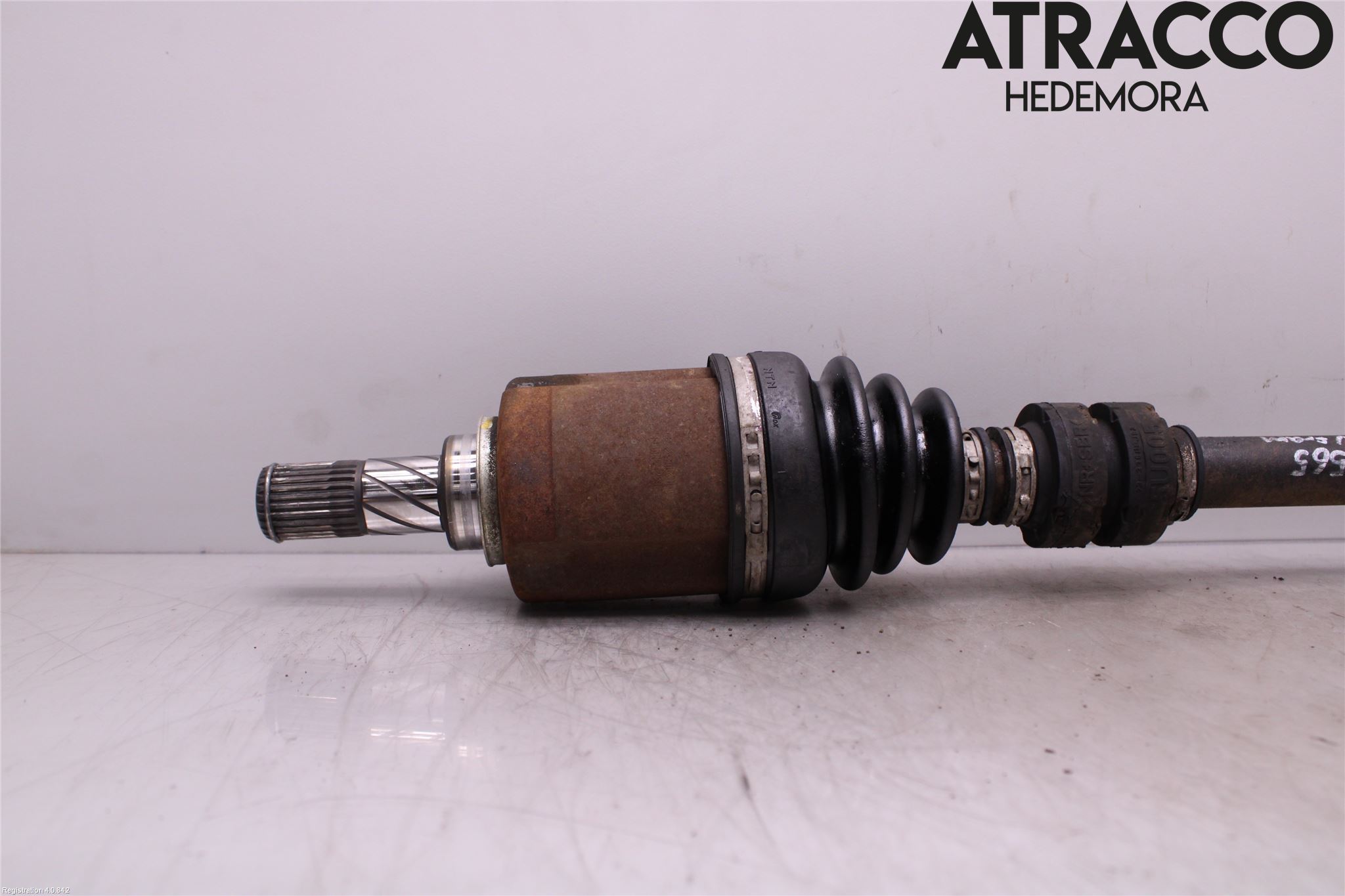 Nissan QASHQAI+2  10-14 Drivaxel Fram Vänster