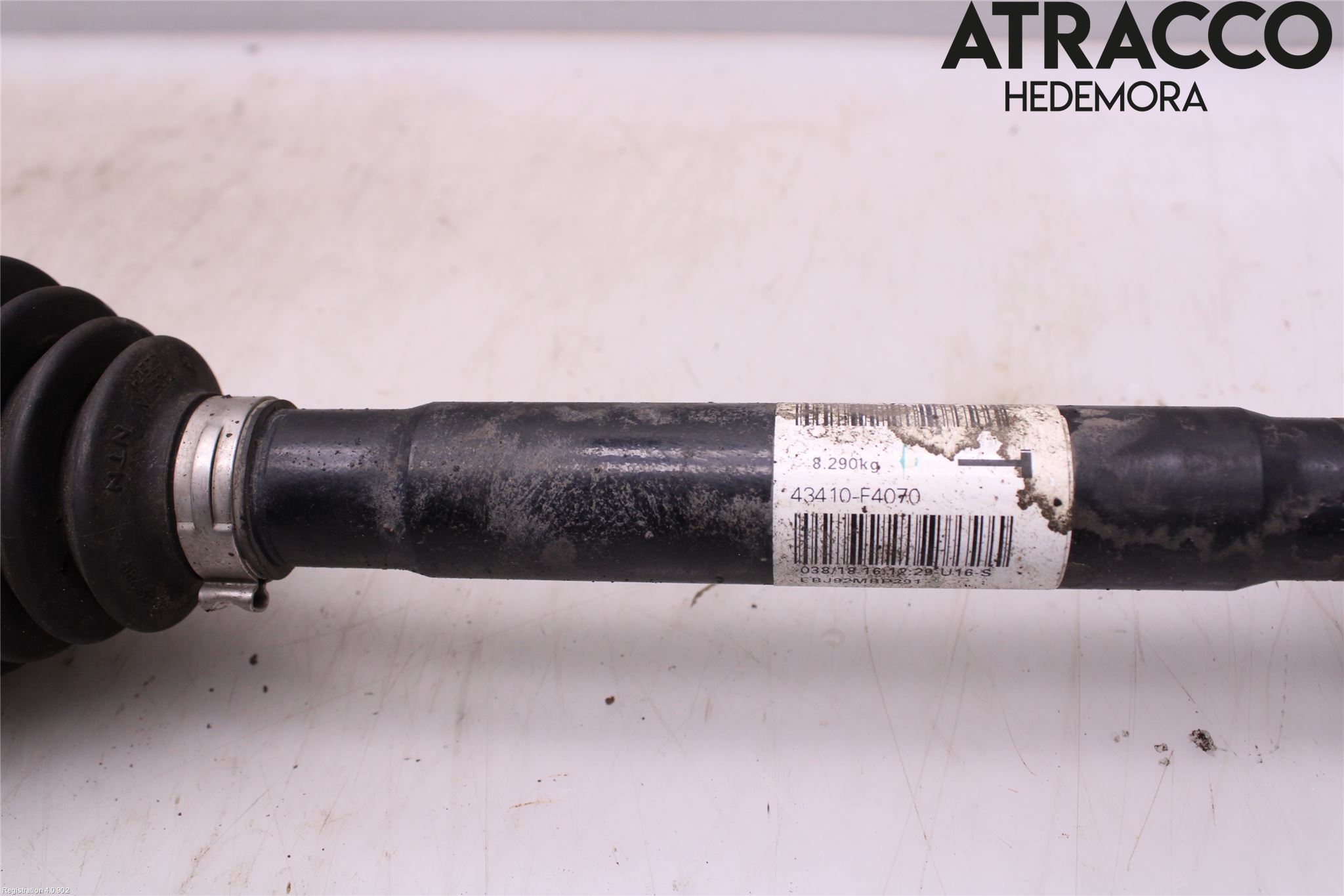 Toyota C-HR 16-23 Drivaxel Fram Höger