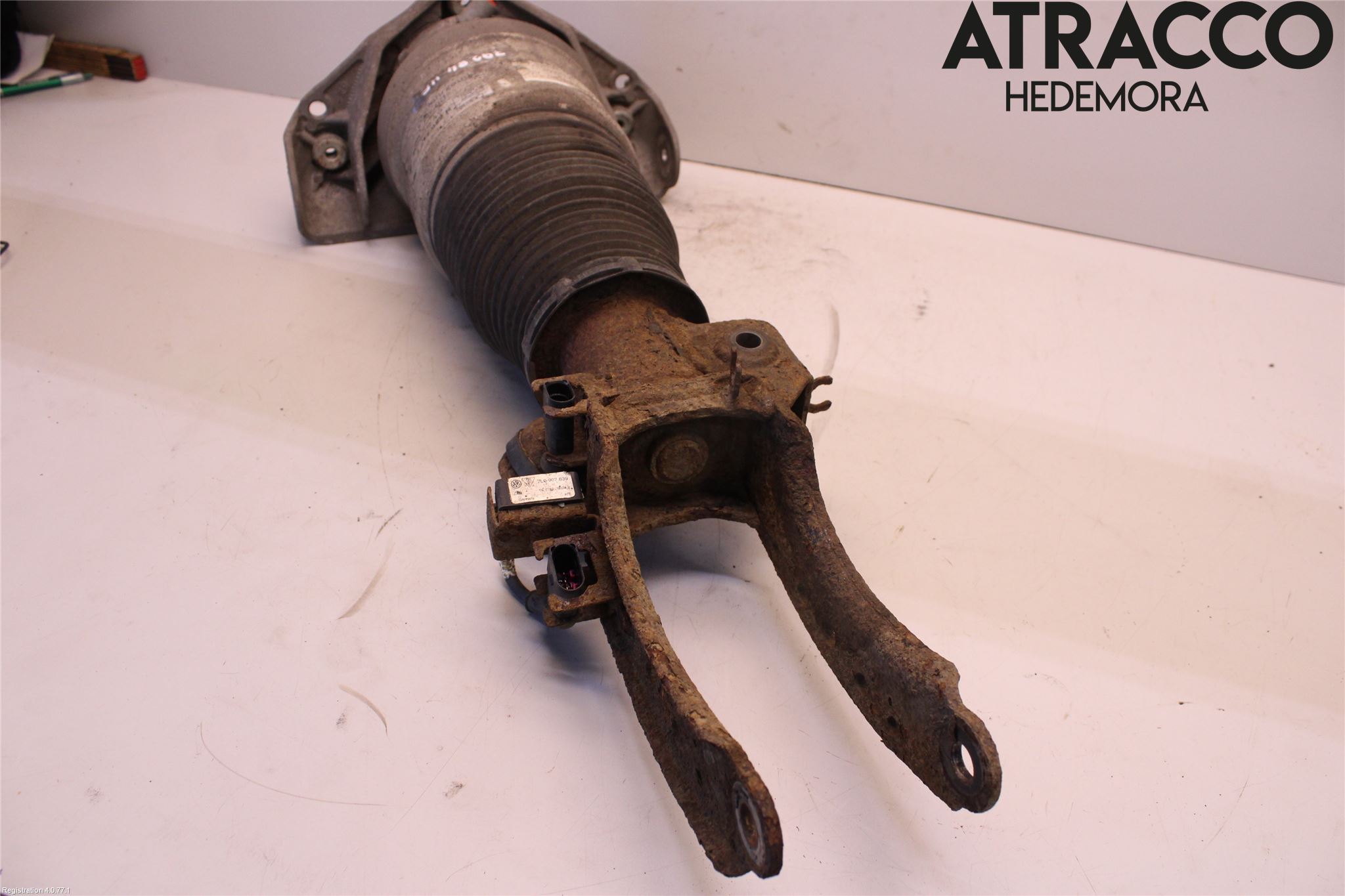 Porsche CAYENNE 03- Fjäderben Fram Höger