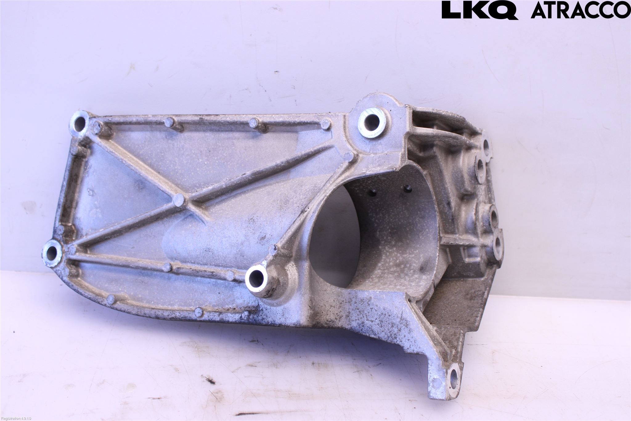 Volvo V90 17->> Motorfäste