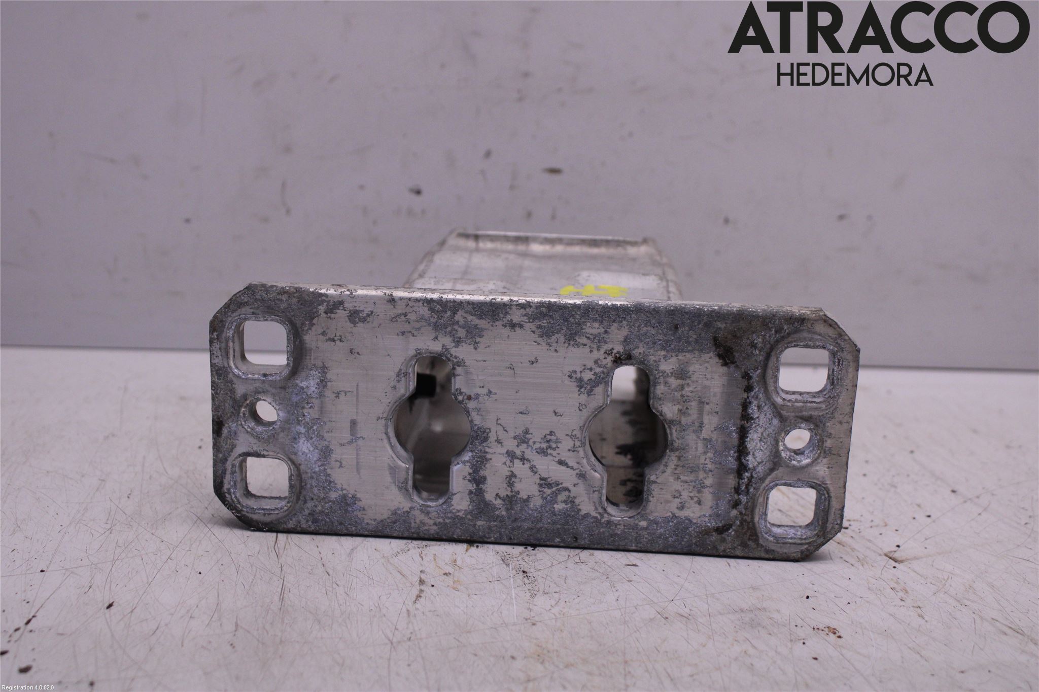 BMW 5 E60/61 Sed/Tou 02-10 Stötfångarbärjärn Fram