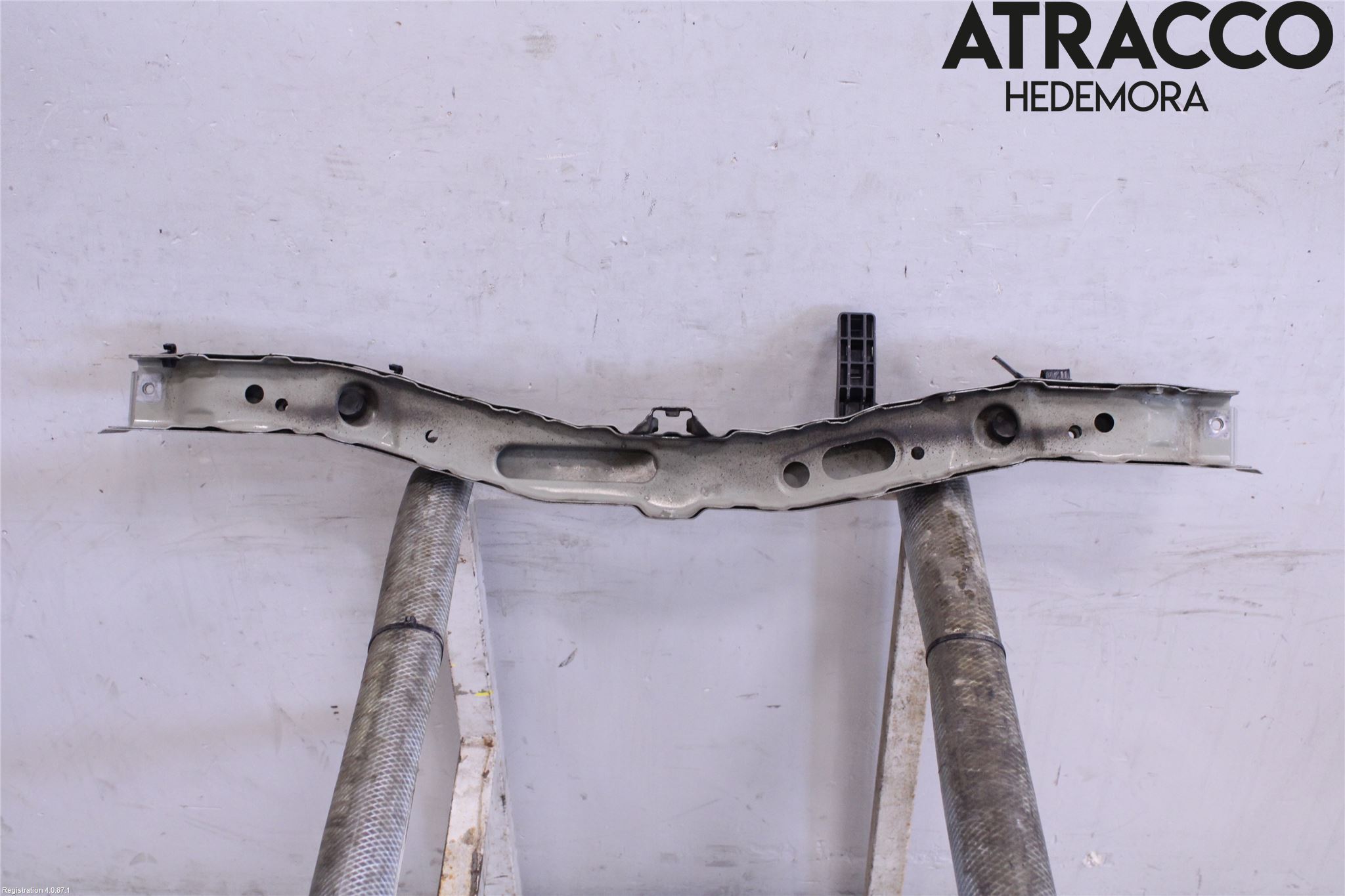 Toyota AURIS 13-19 Front Huvlåsplåt-Balk