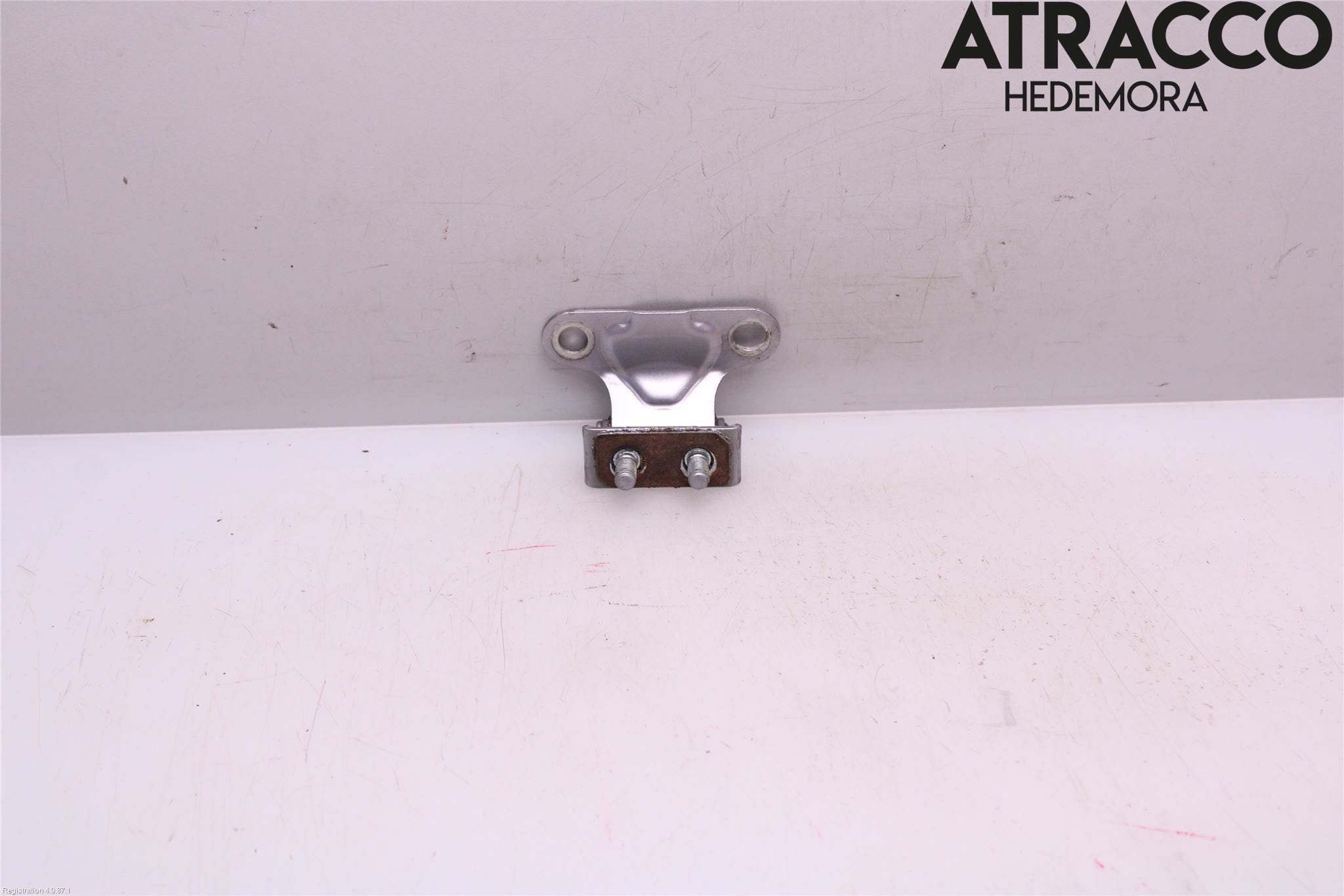 Toyota C-HR 16-23 Bakluckegångjärn Hö