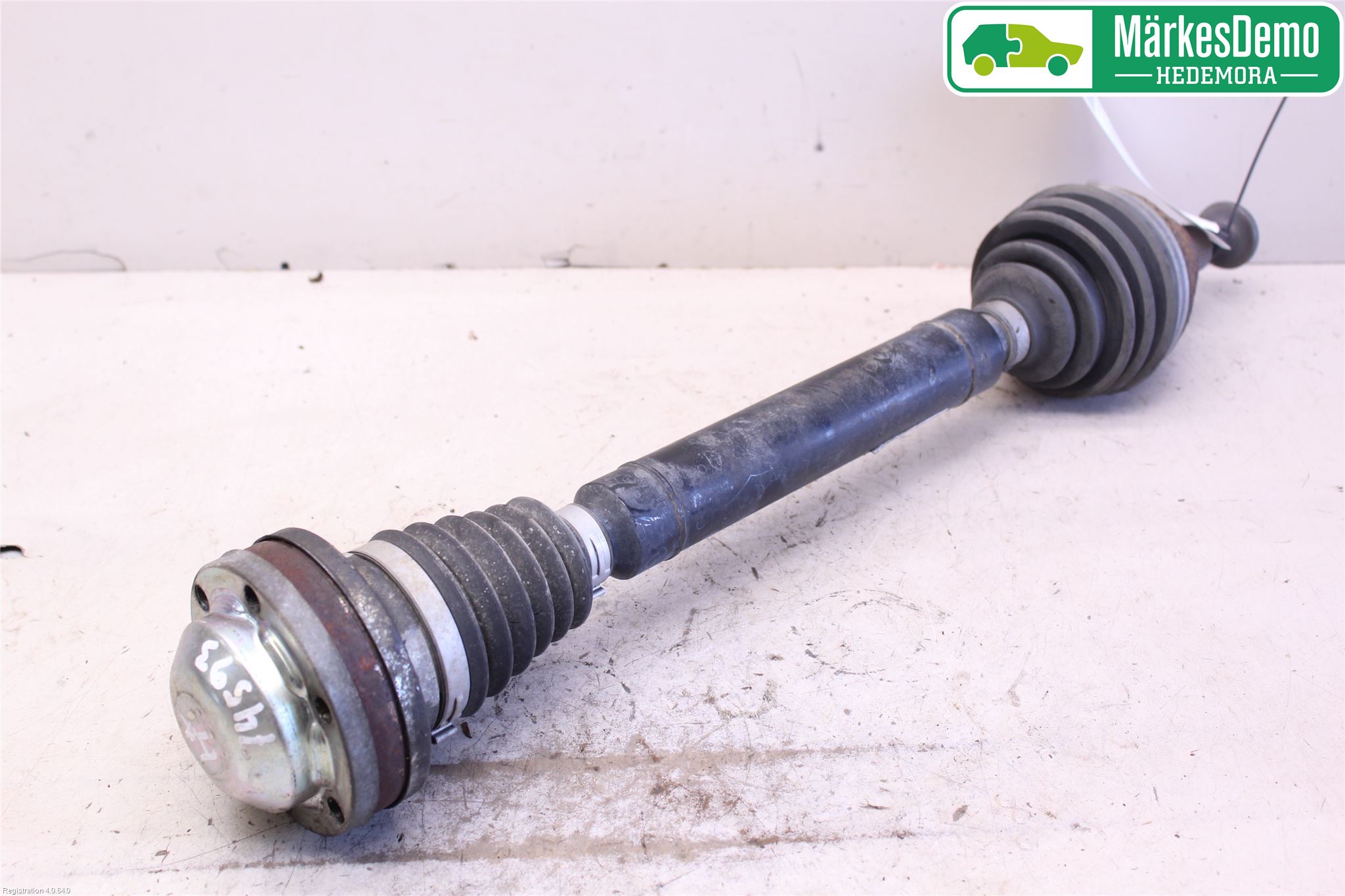 Volkswagen VW PASSAT 05-11 Drivaxel Fram Höger