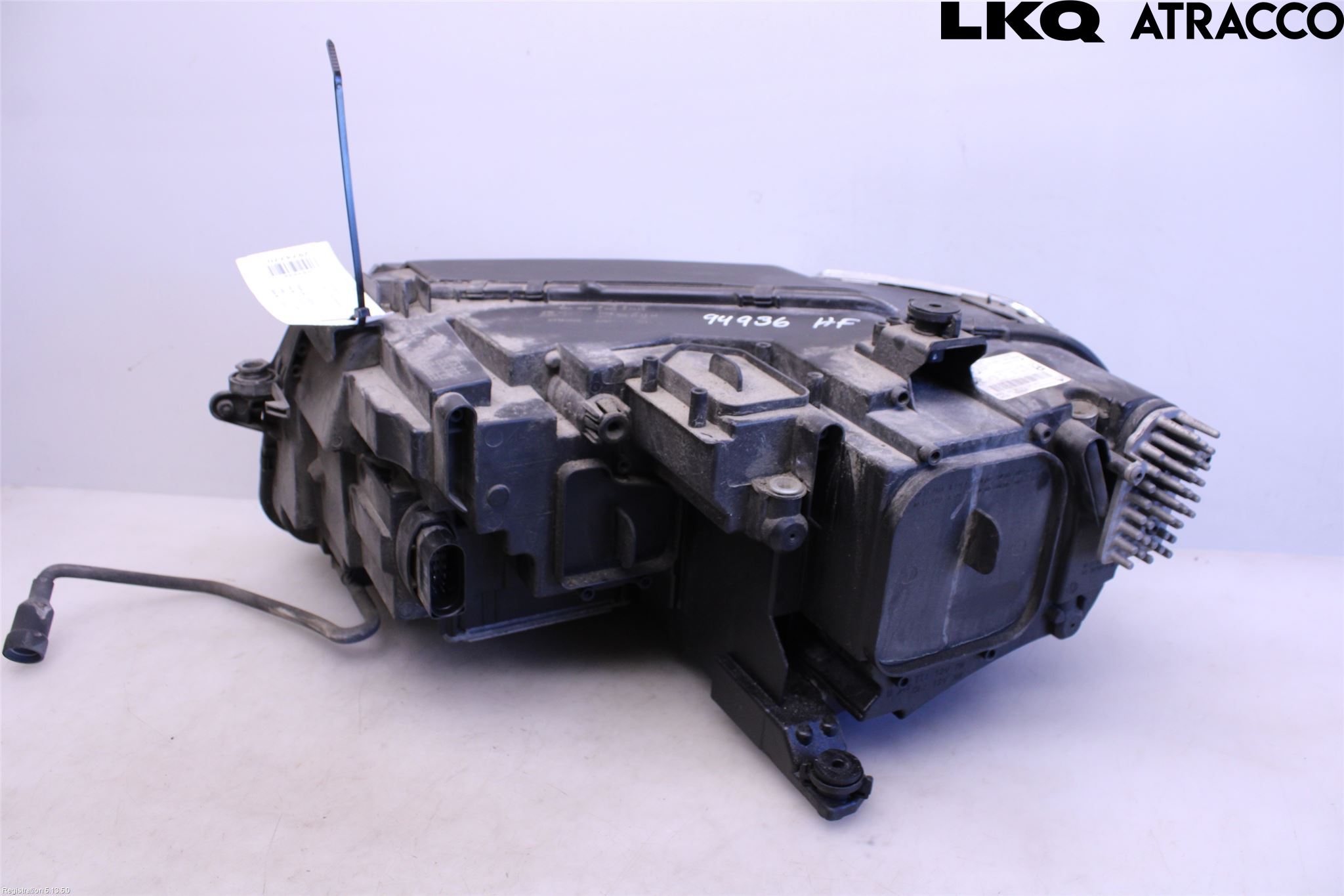 Volkswagen VW TIGUAN 16-24 Strålkastare Höger