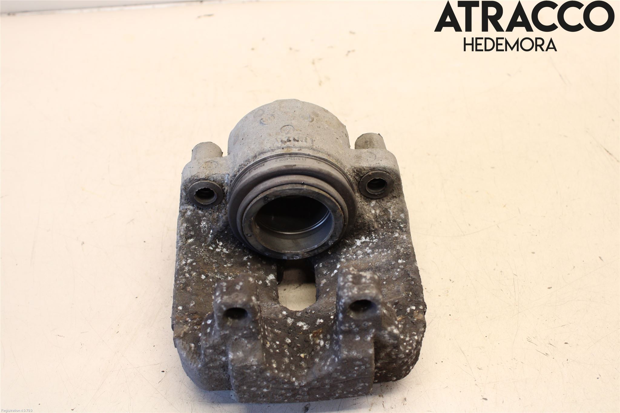 BMW 5 F10/F11/F18 09-17 Bromsok Fram Vänster