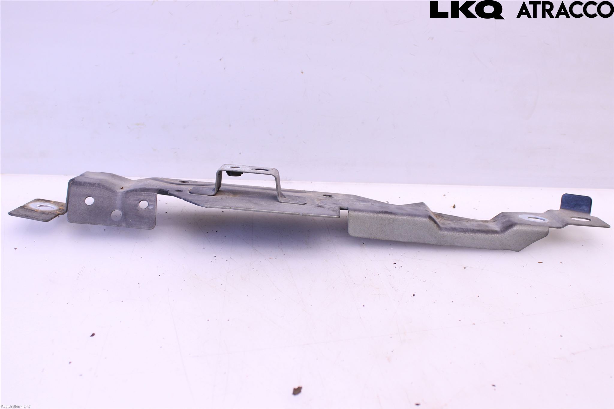 Volvo V90 17->> Skärmfäste Fram Hö