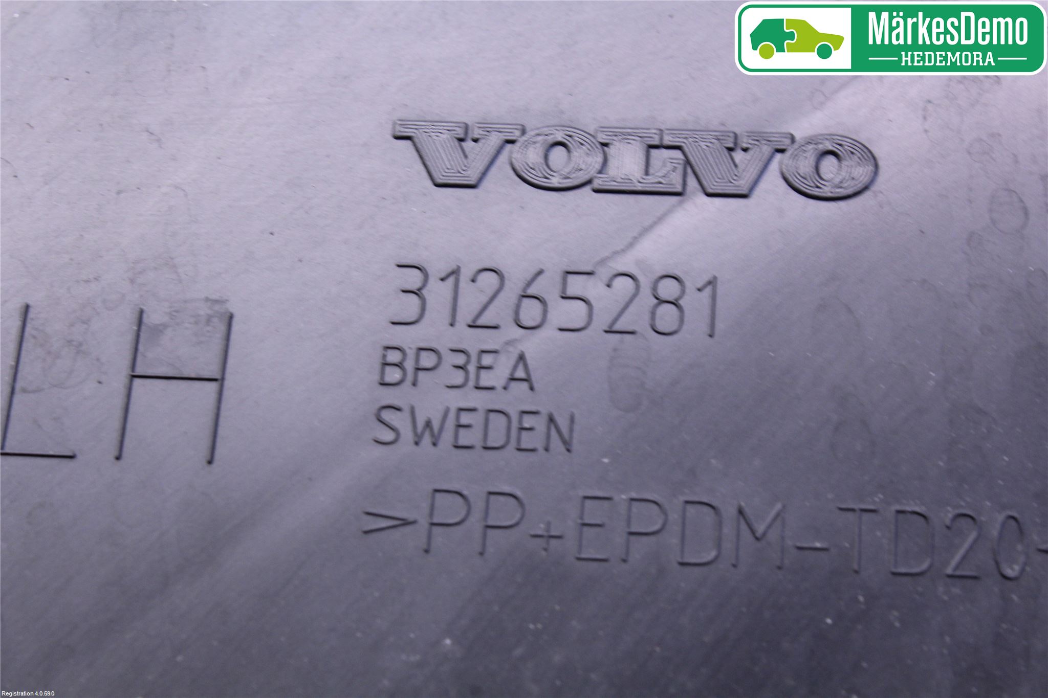 Volvo V60 11-13 Stötfångarfäste Bak Vä