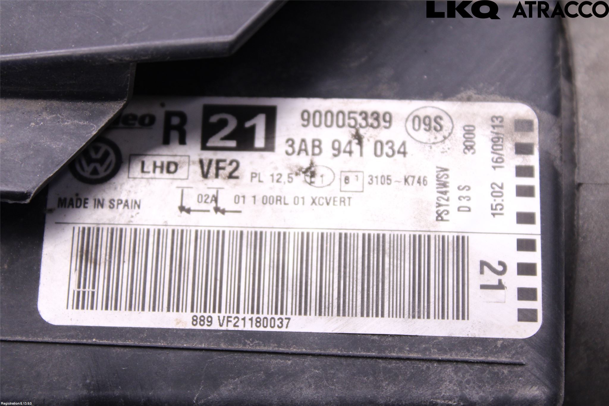 Volkswagen VW PASSAT 11-14 Strålkastare Höger