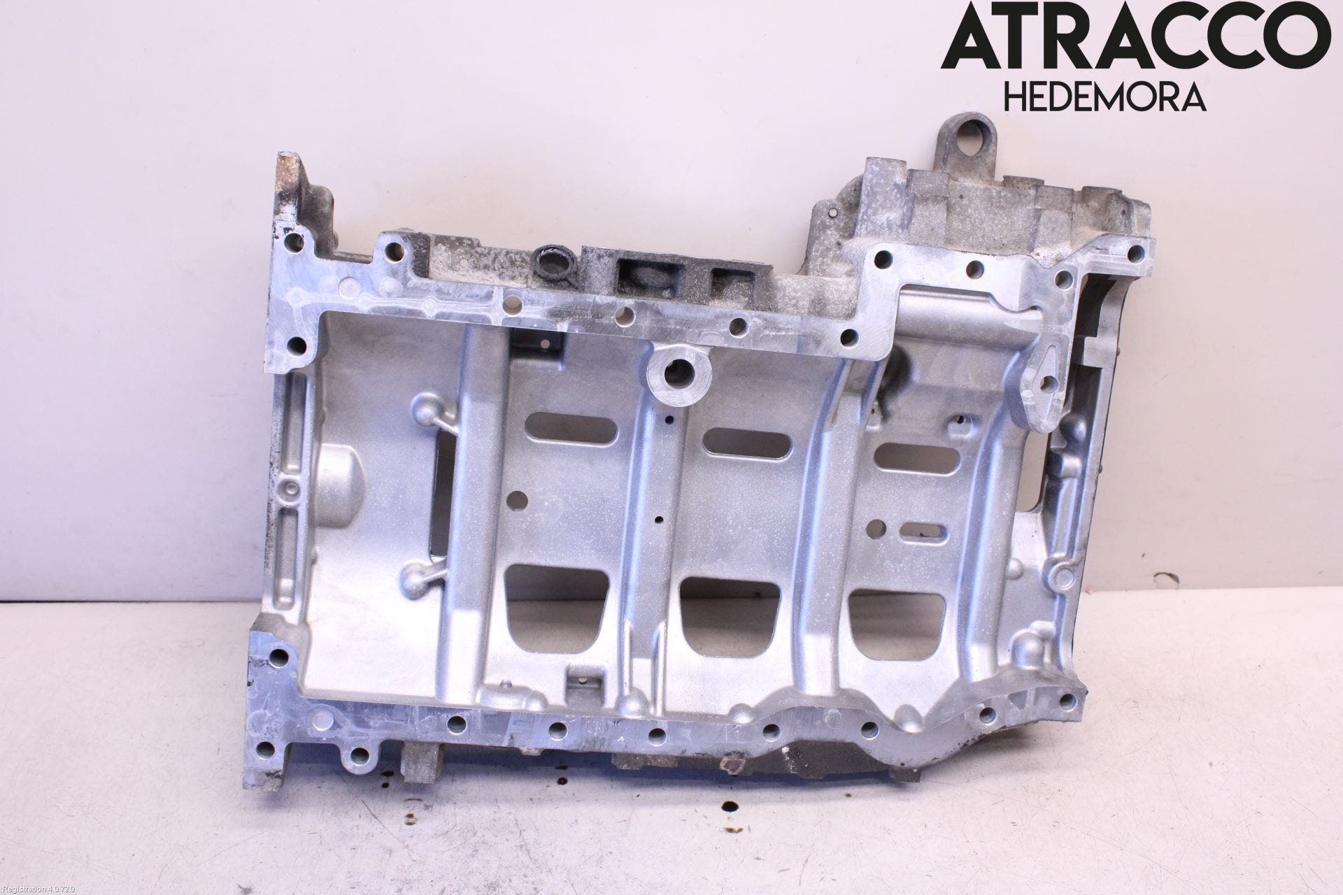 Ford TRANSIT SKÅP/BUSS 14-22 Oljetråg