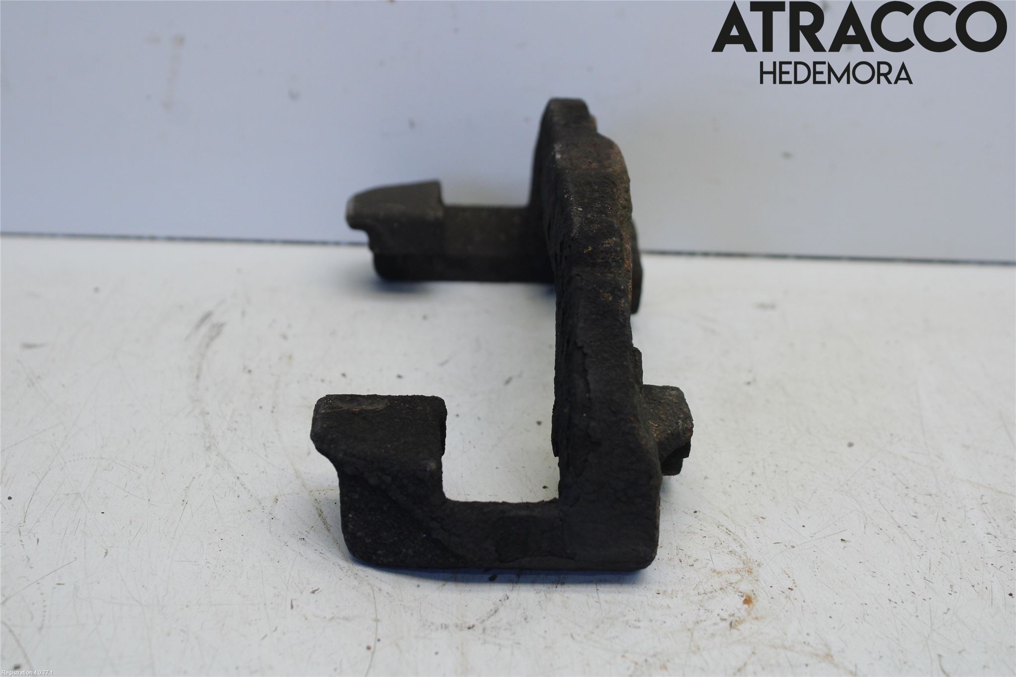 Ford FIESTA     06-08 Bromsokshållare