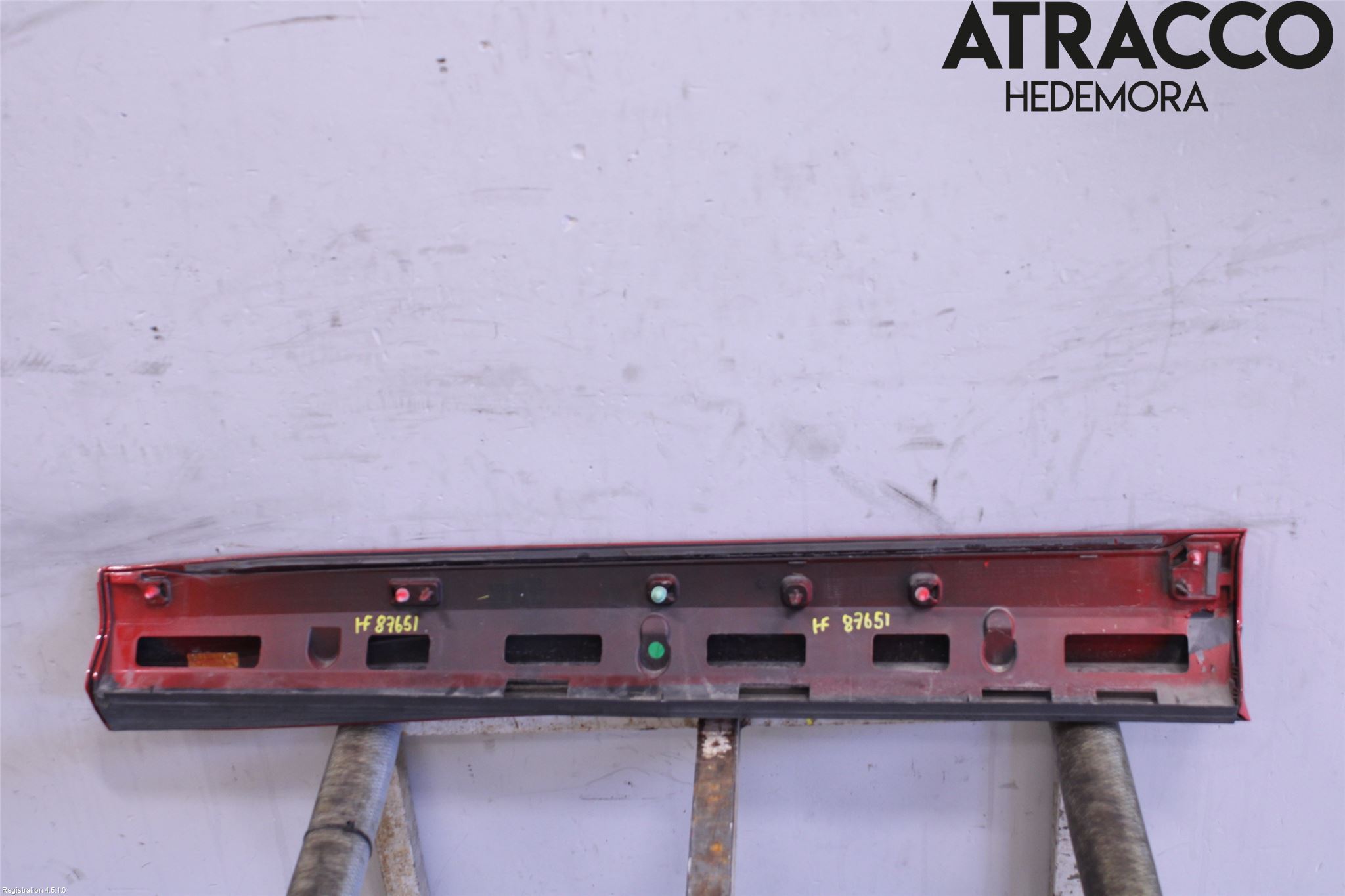 Audi Q3 F3 19- Skärmfäste Fram Hö