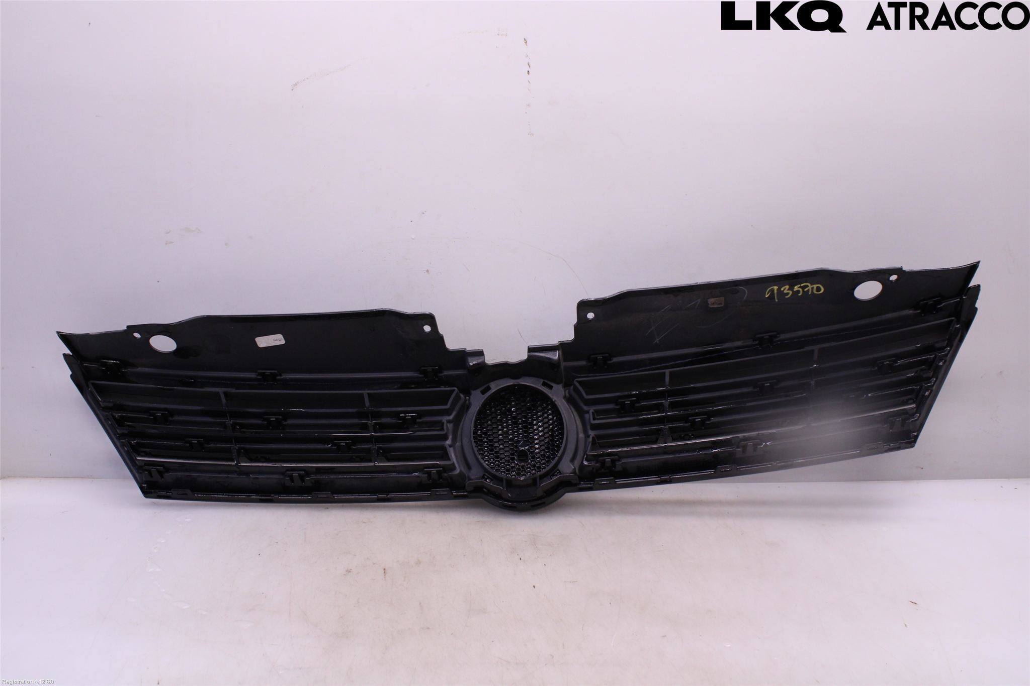 Volkswagen VW JETTA VI 11- Grill Komp