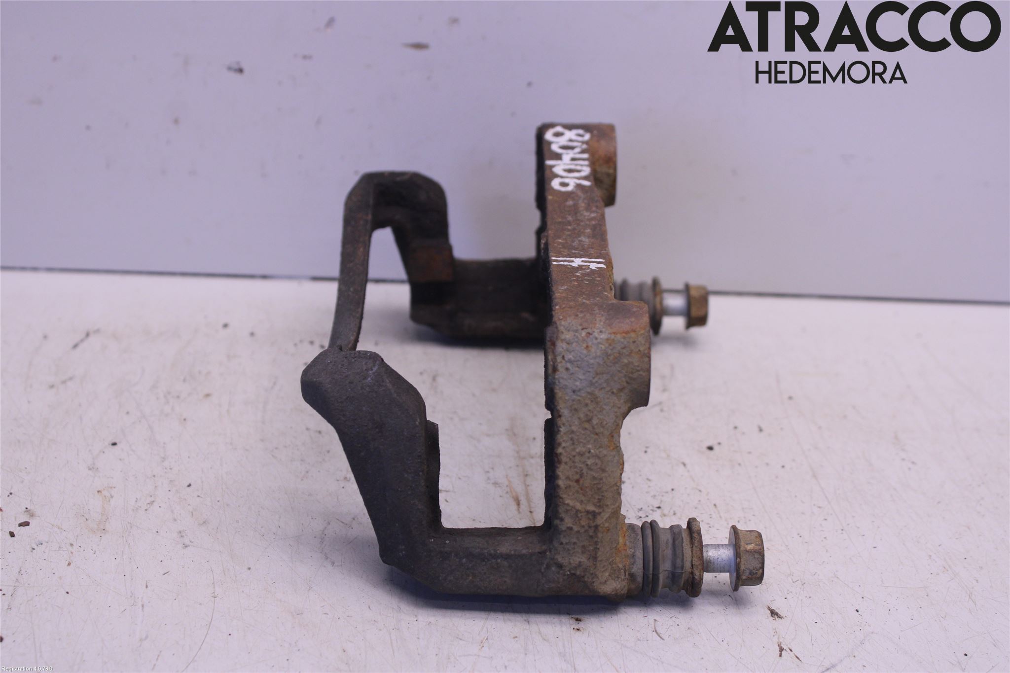 Nissan JUKE 14-19 Bromsokshållare