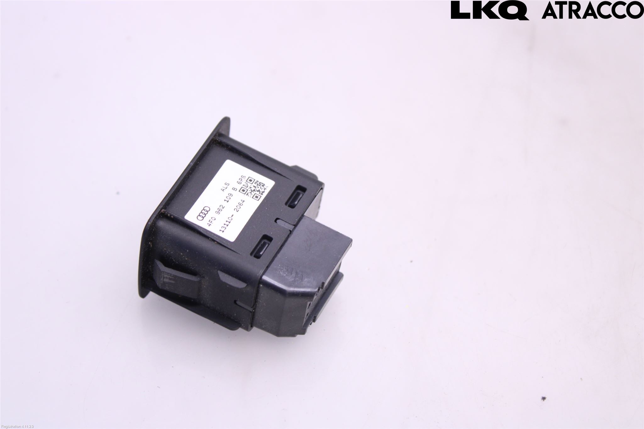 Audi A4 12-15 Strömställare Fram