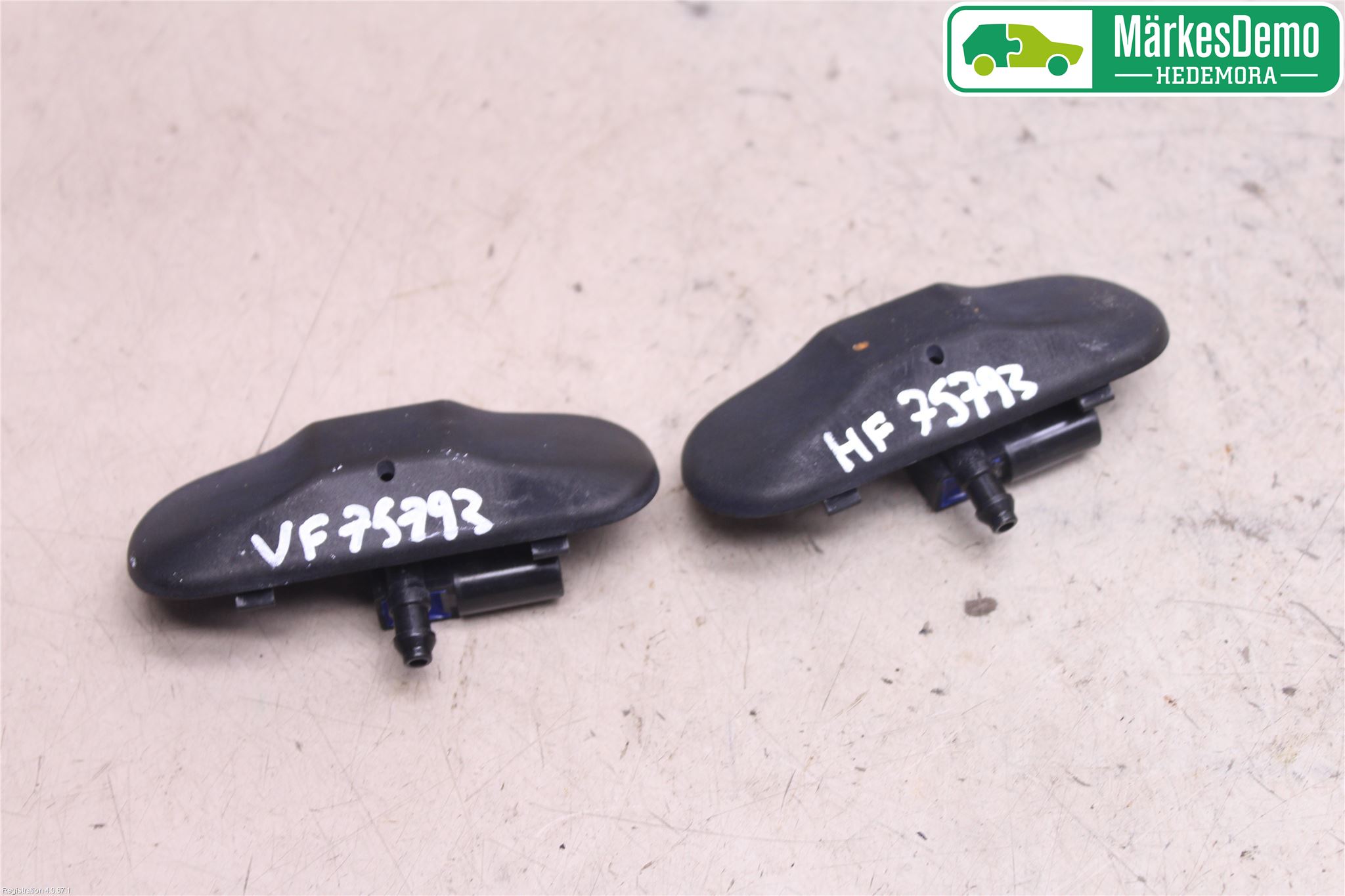 Volkswagen VW CADDY      04-10 Spolarmunstycke Rutor