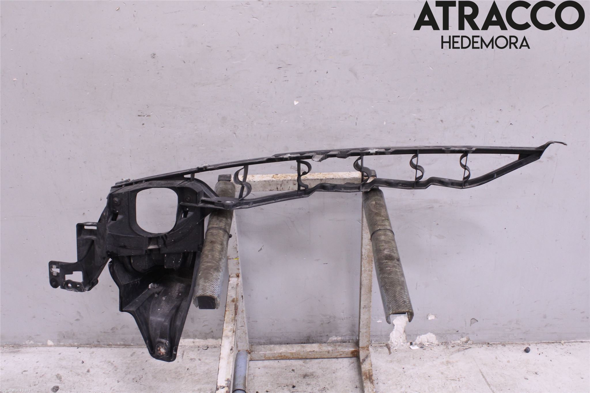 BMW X5 E70 07-13 Skärmfäste Fram Hö