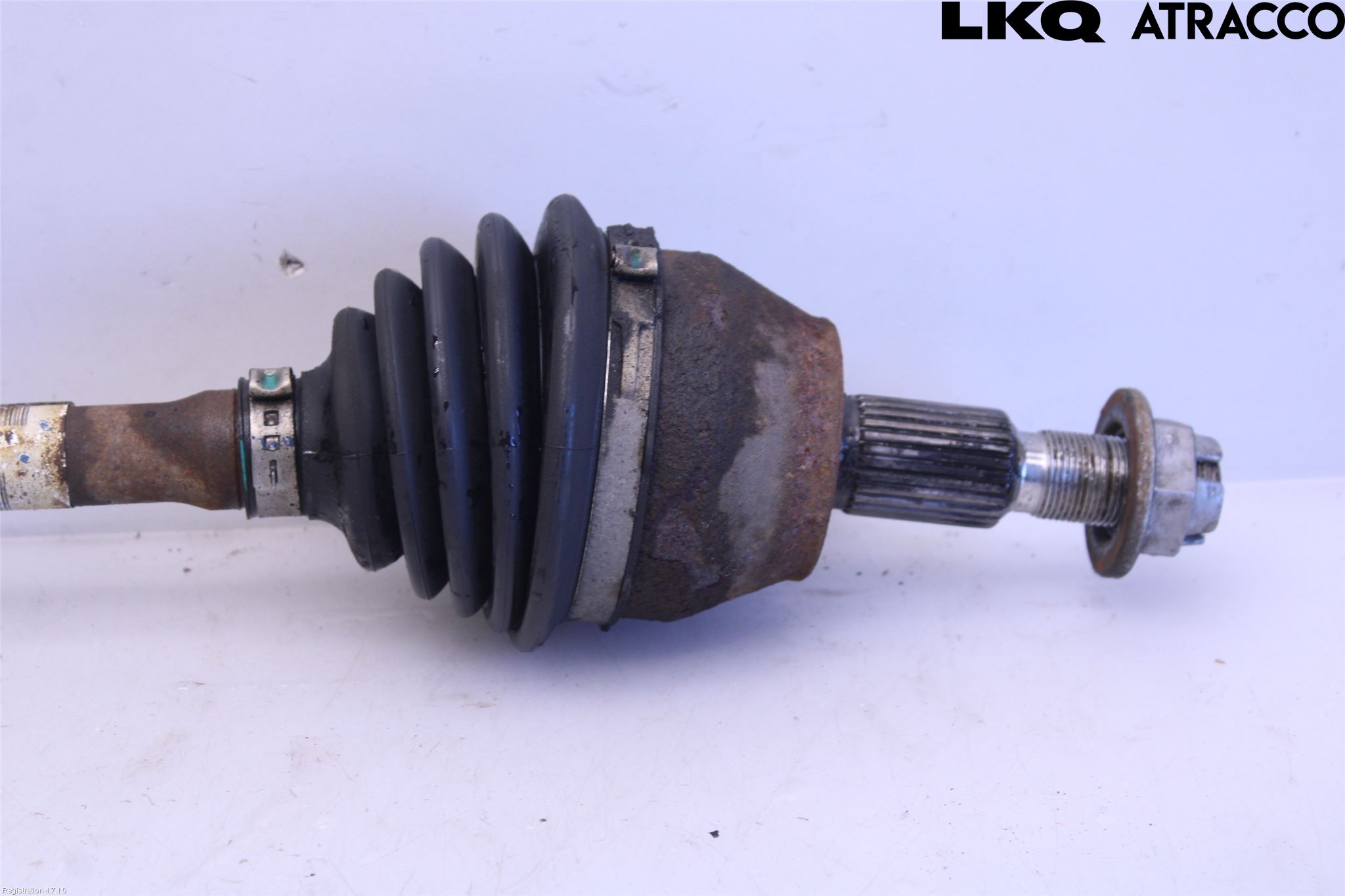 Ford FOCUS 15-18 Drivaxel Fram Vänster