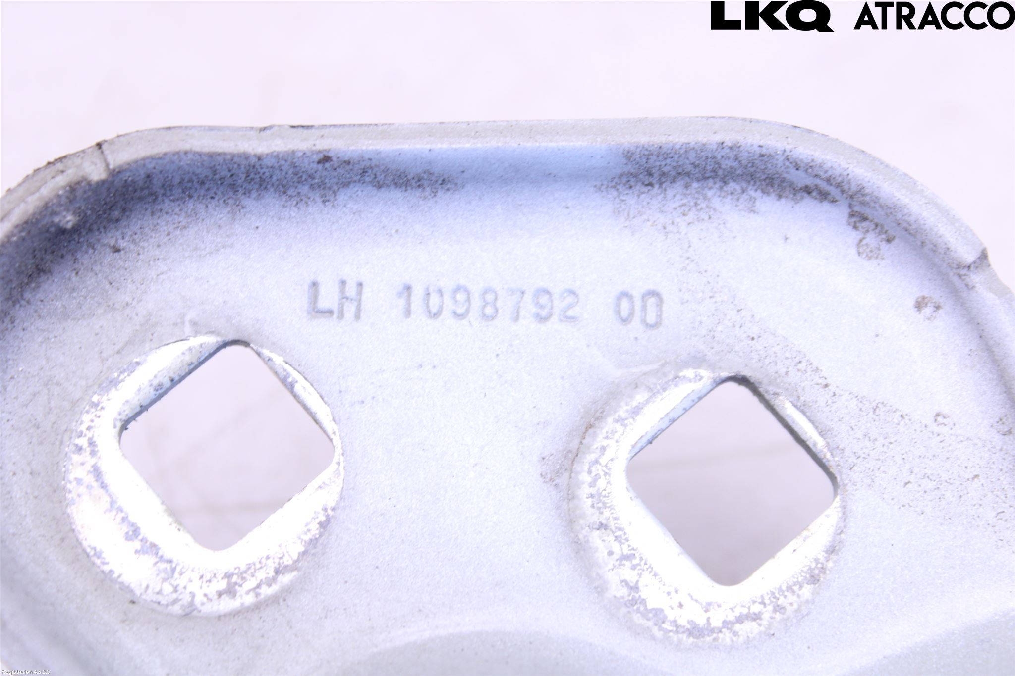 Tesla MODEL 3 17- Huvgångjärn