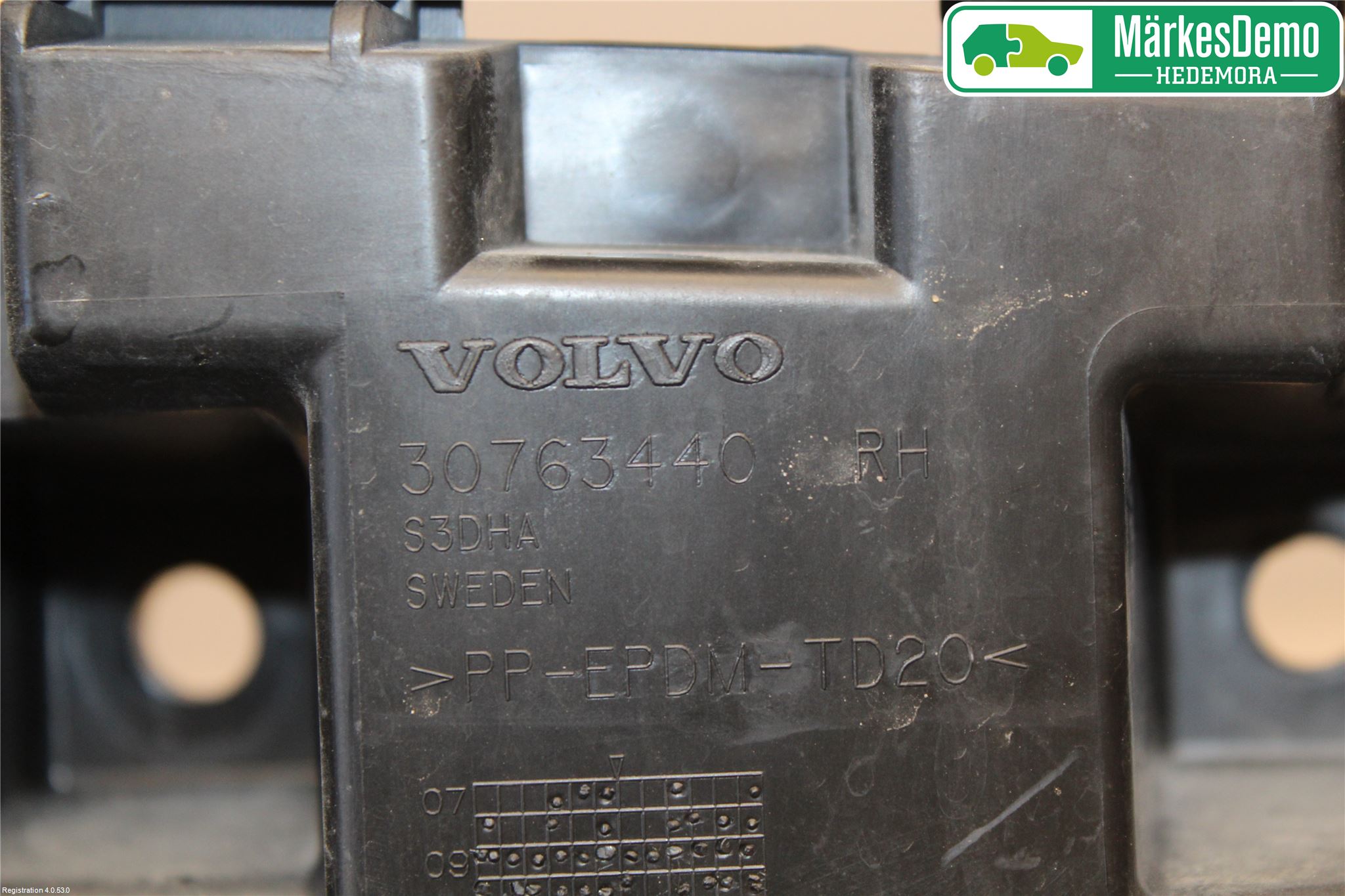 Volvo XC60 09-13 Stötfångarfäste Bak Hö