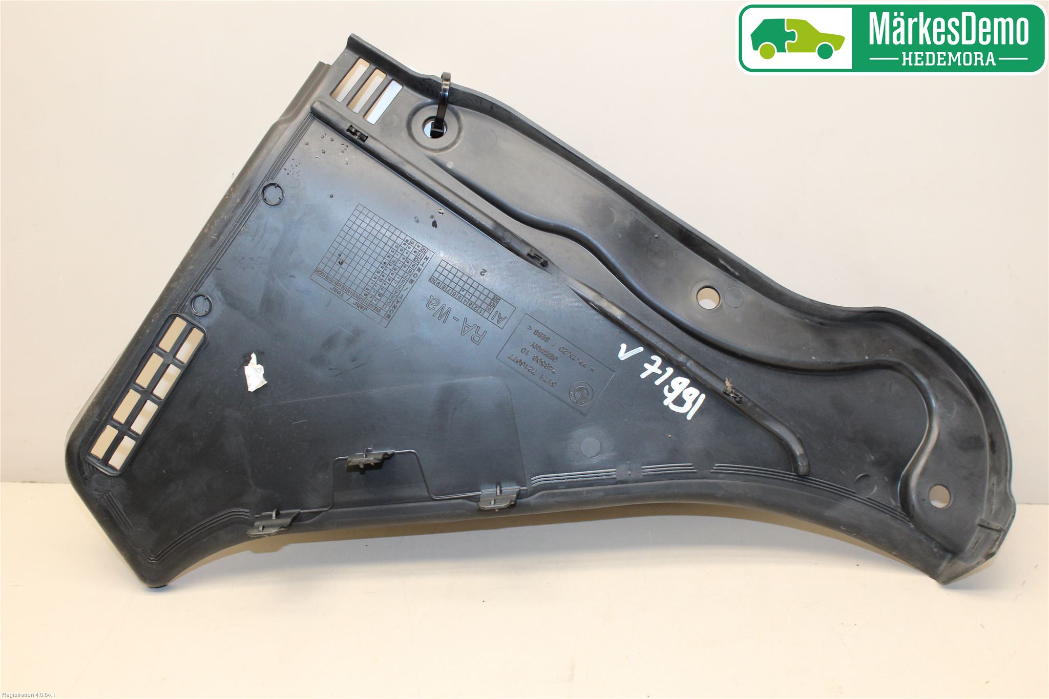 BMW 5 F10/F11/F18 09-17 Torpedplåt-Torpedplast