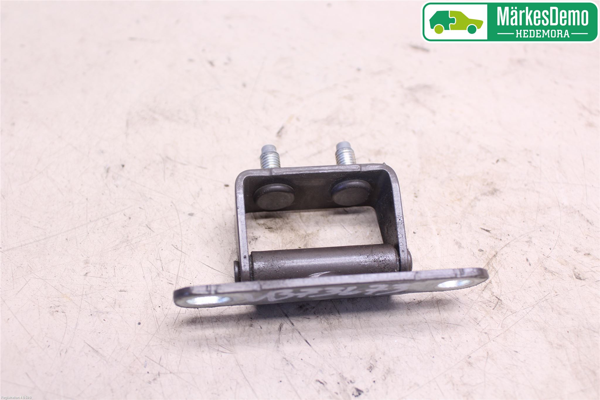 Kia CEED 12-18 Bakluckegångjärn Vä