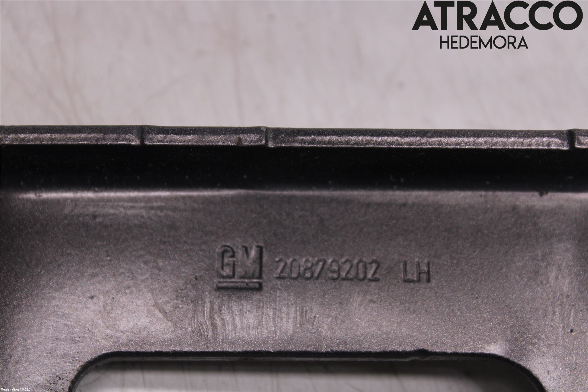 Opel ASTRA J 10-15 Huvgångjärn