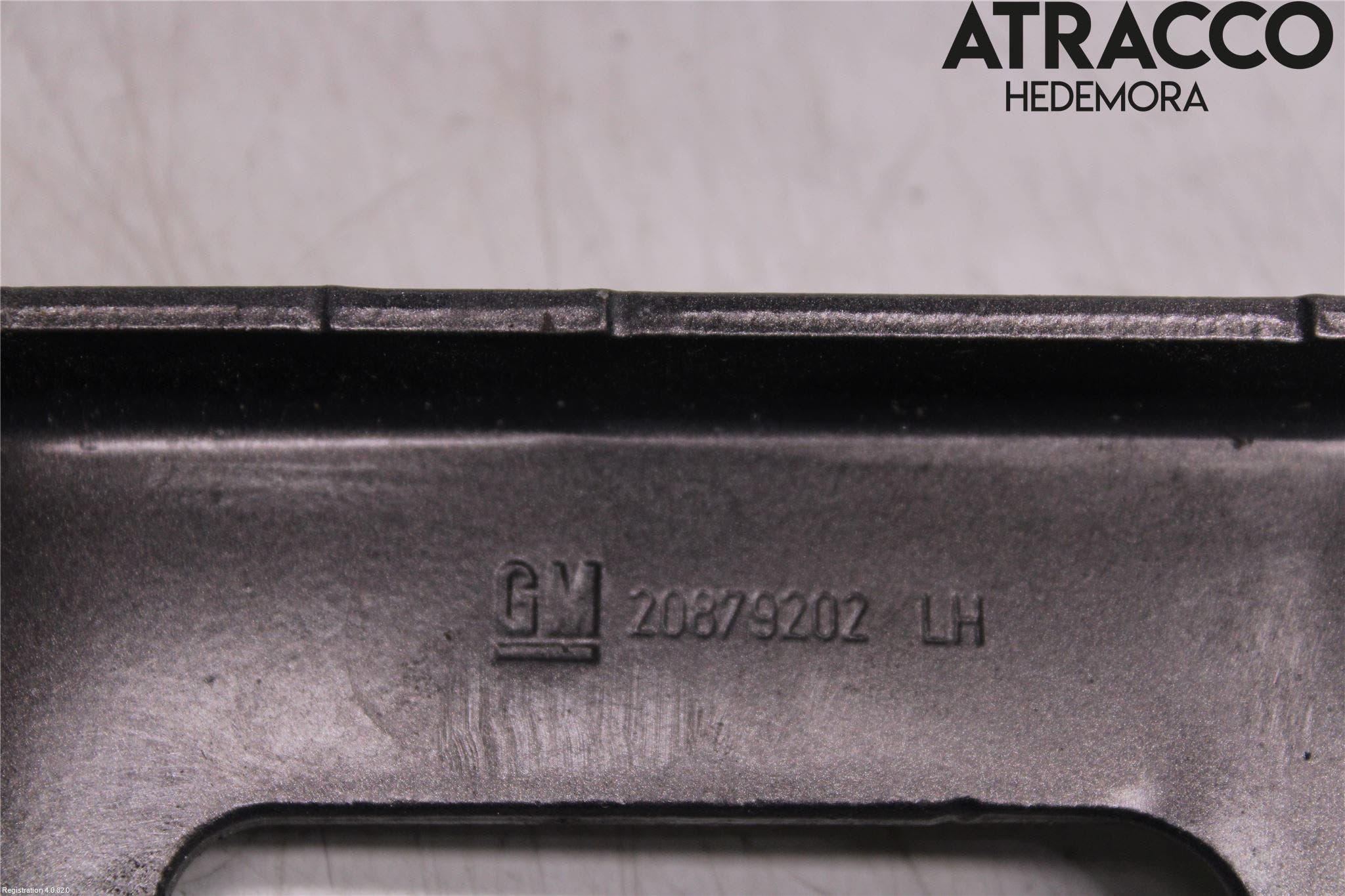 Opel ASTRA J 10-15 Huvgångjärn