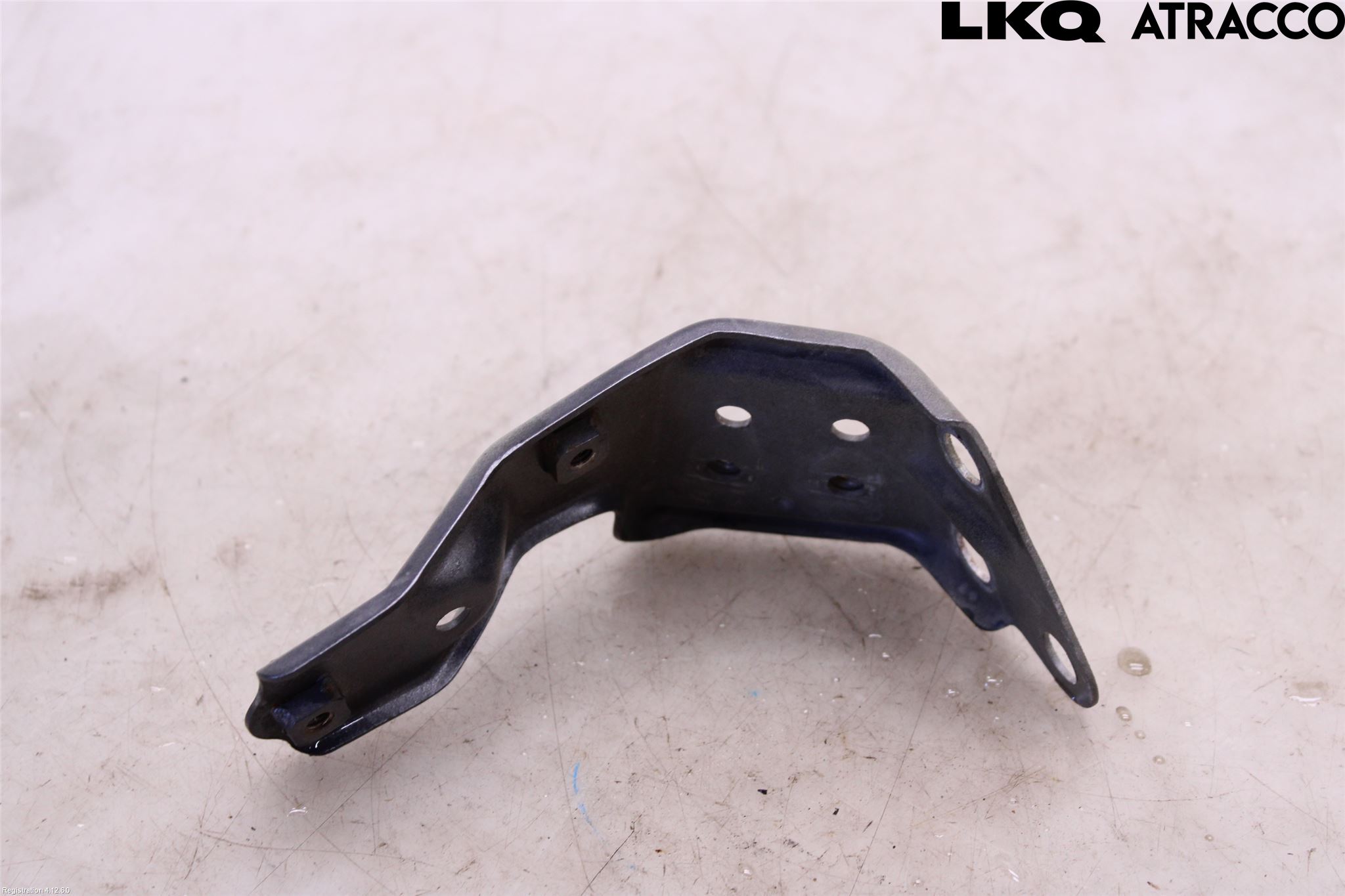 Toyota AVENSIS 16-18 Skärmfäste Fram Hö
