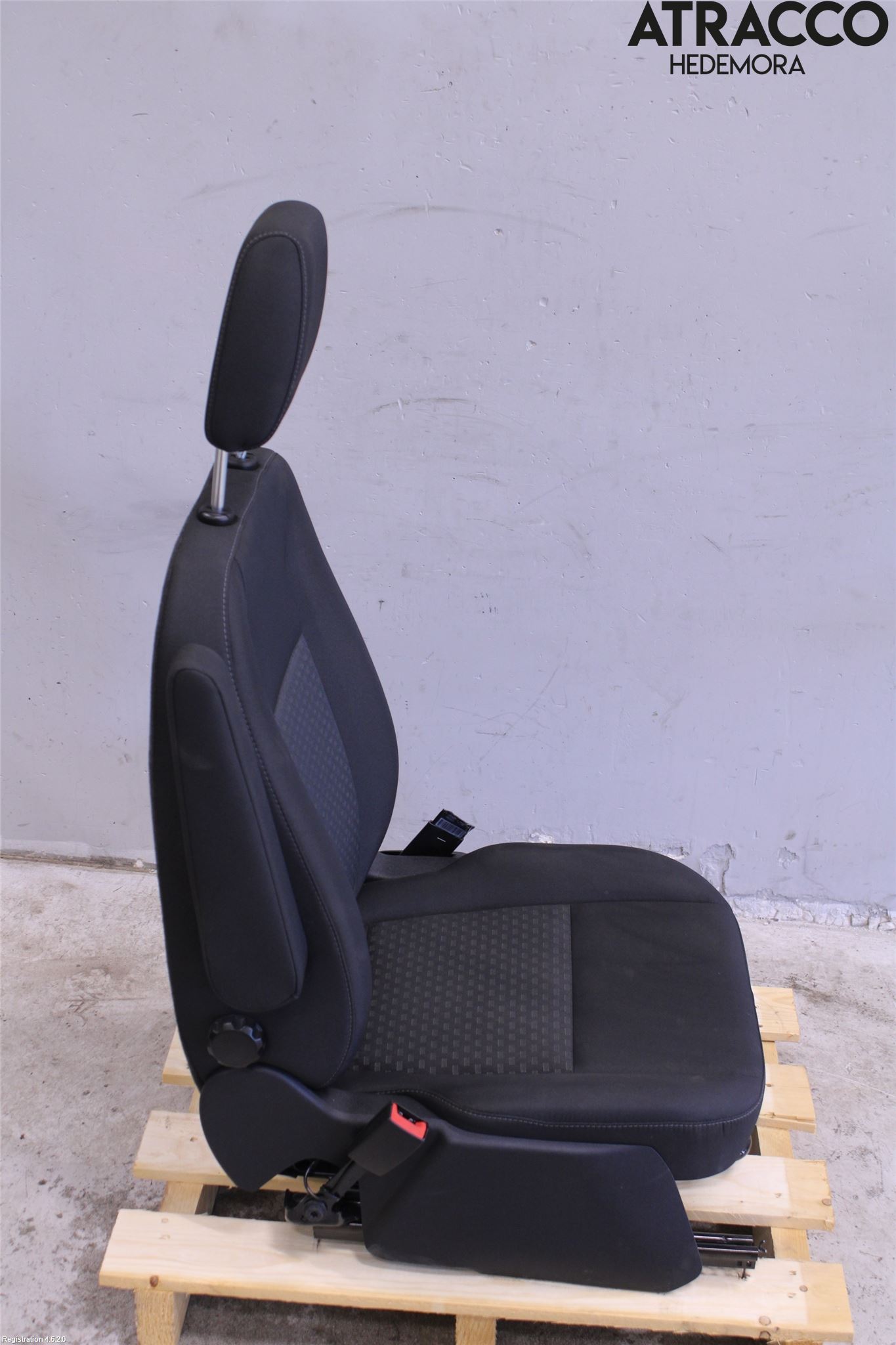 Ford E-TRANSIT SKÅP/BUSS 22- Inredning Stol Fram Vä