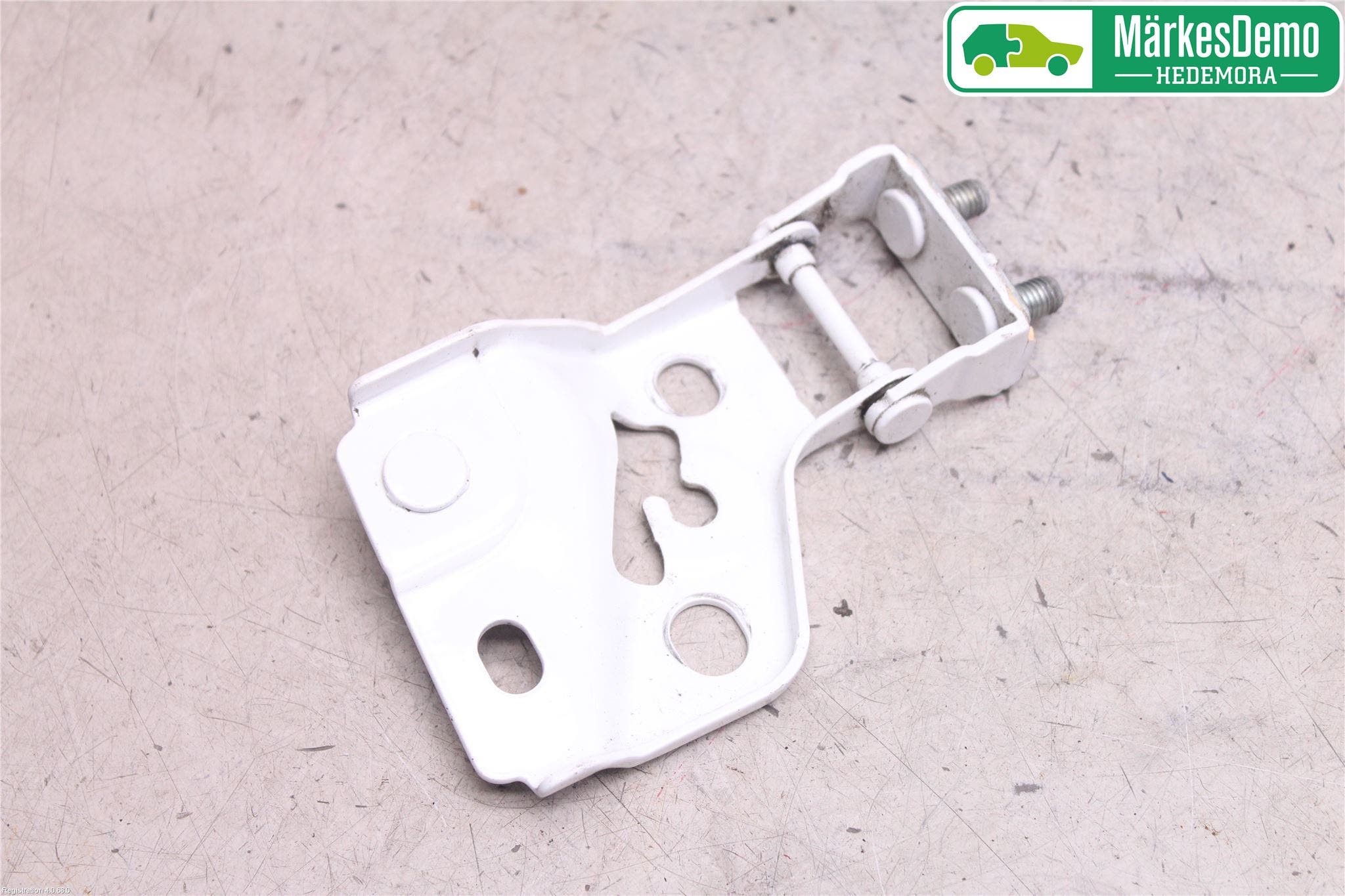 Toyota AYGO 15-21 Bakluckegångjärn Hö