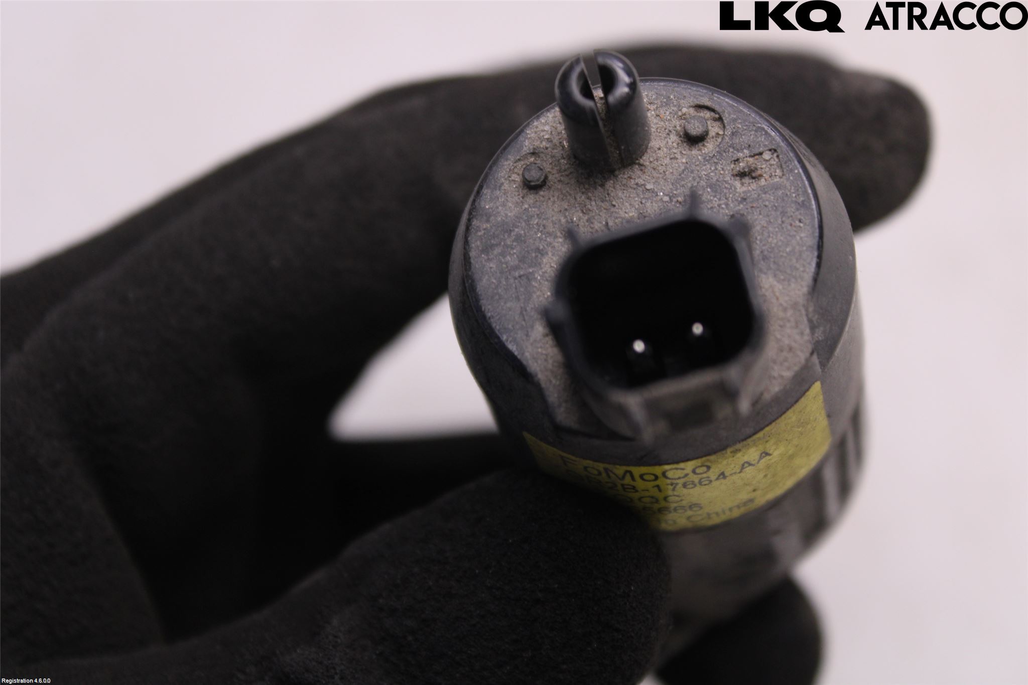 Ford TRANSIT/TOURNEO CONNECT 13-22 Spolarpump Vindruta