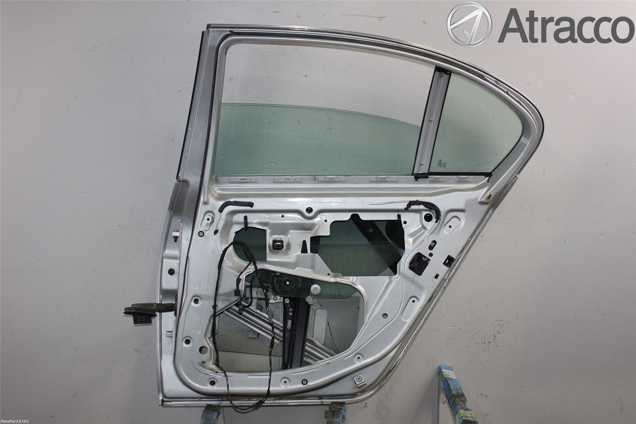 BMW 5 E60/61 Sed/Tou 02-10 Dörr Bak Höger