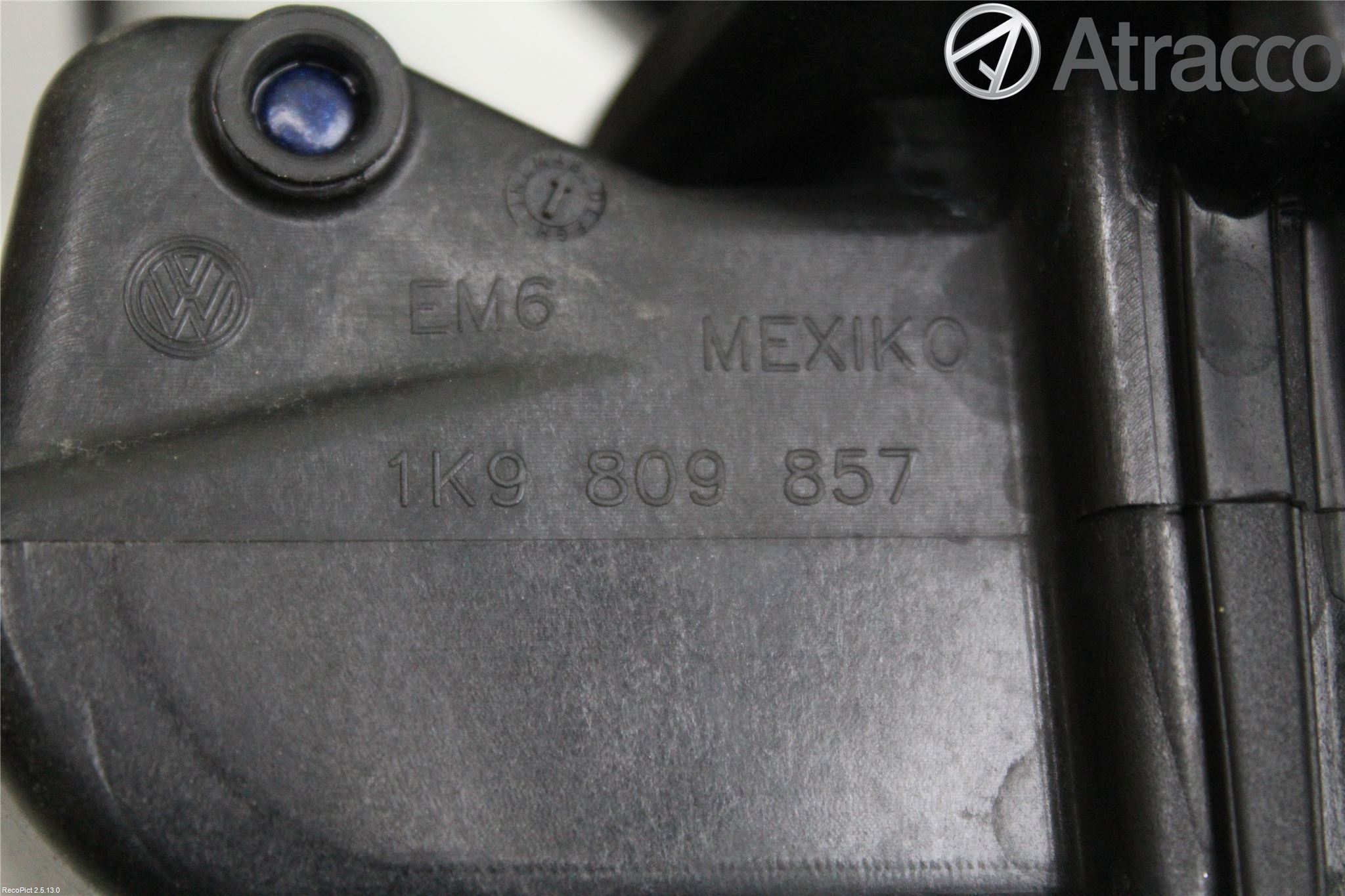 Volkswagen VW GOLF V 04-09 Tanklucka