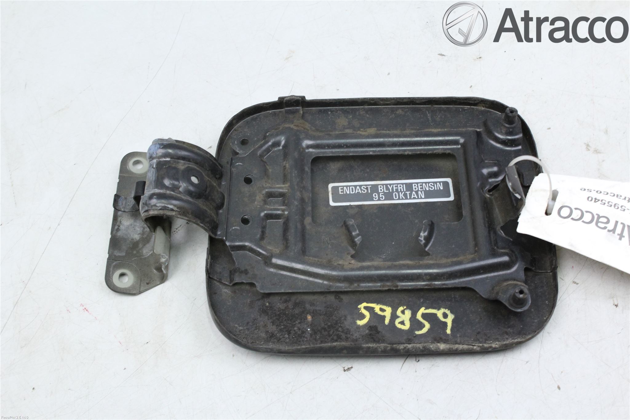 Nissan QASHQAI+2  08-10 Tanklucka