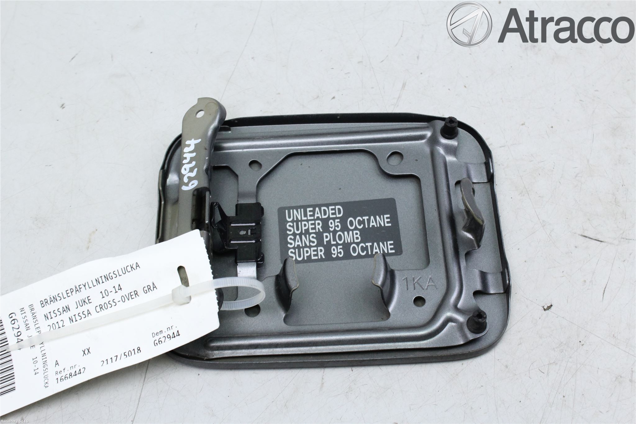 Nissan JUKE 10-14 Tanklucka