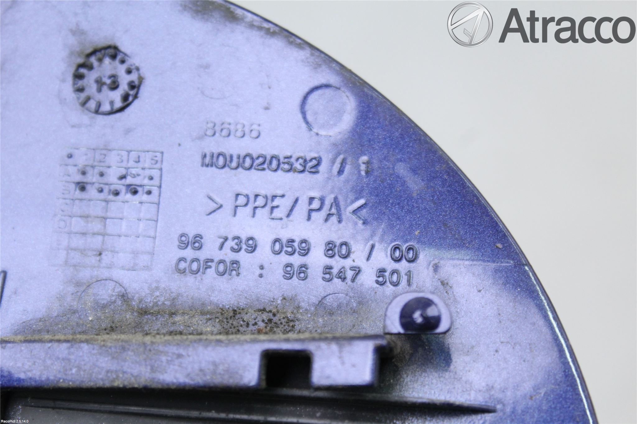 Peugeot 208 12-15 Tanklucka