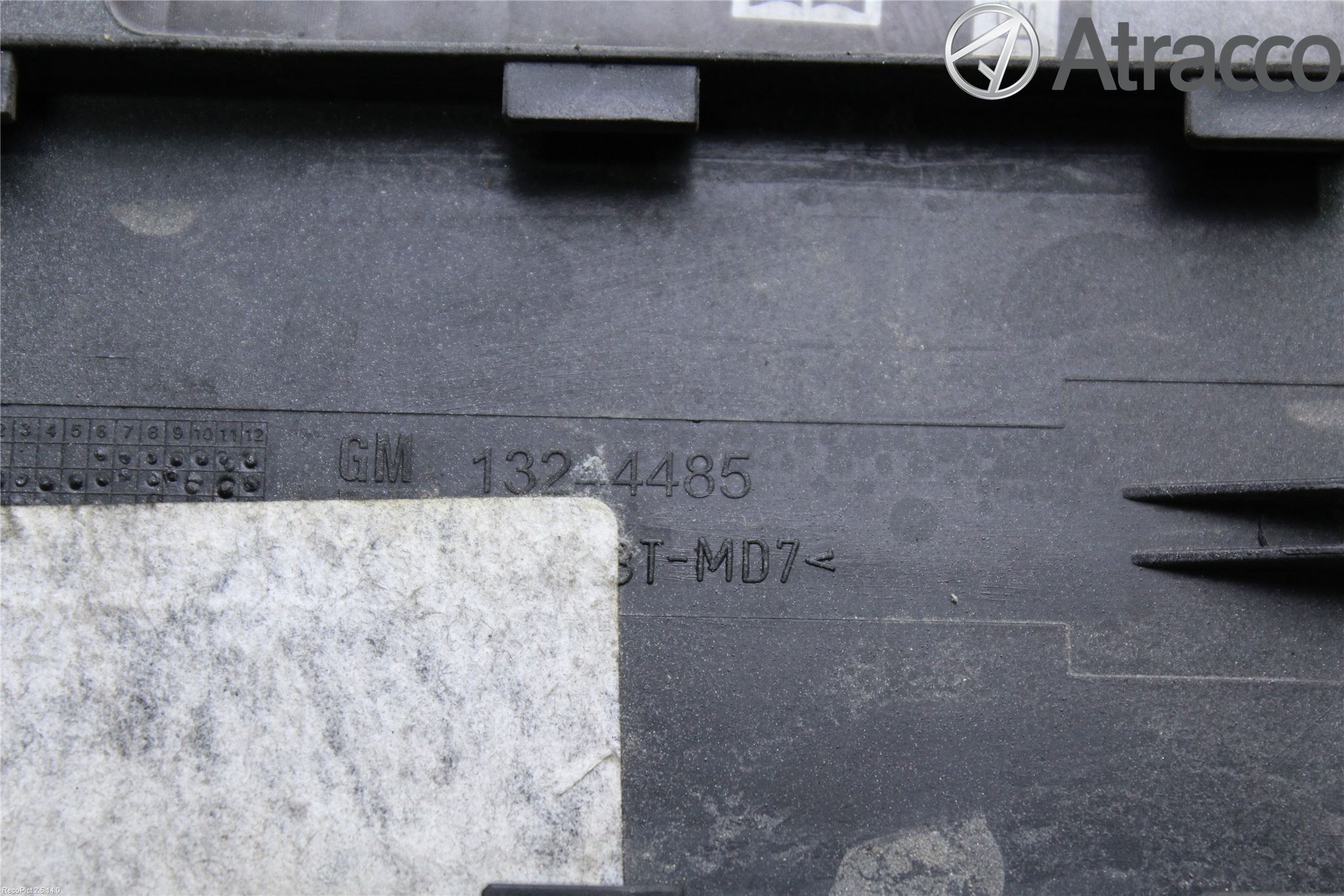 Opel INSIGNIA 09-16 Tanklucka