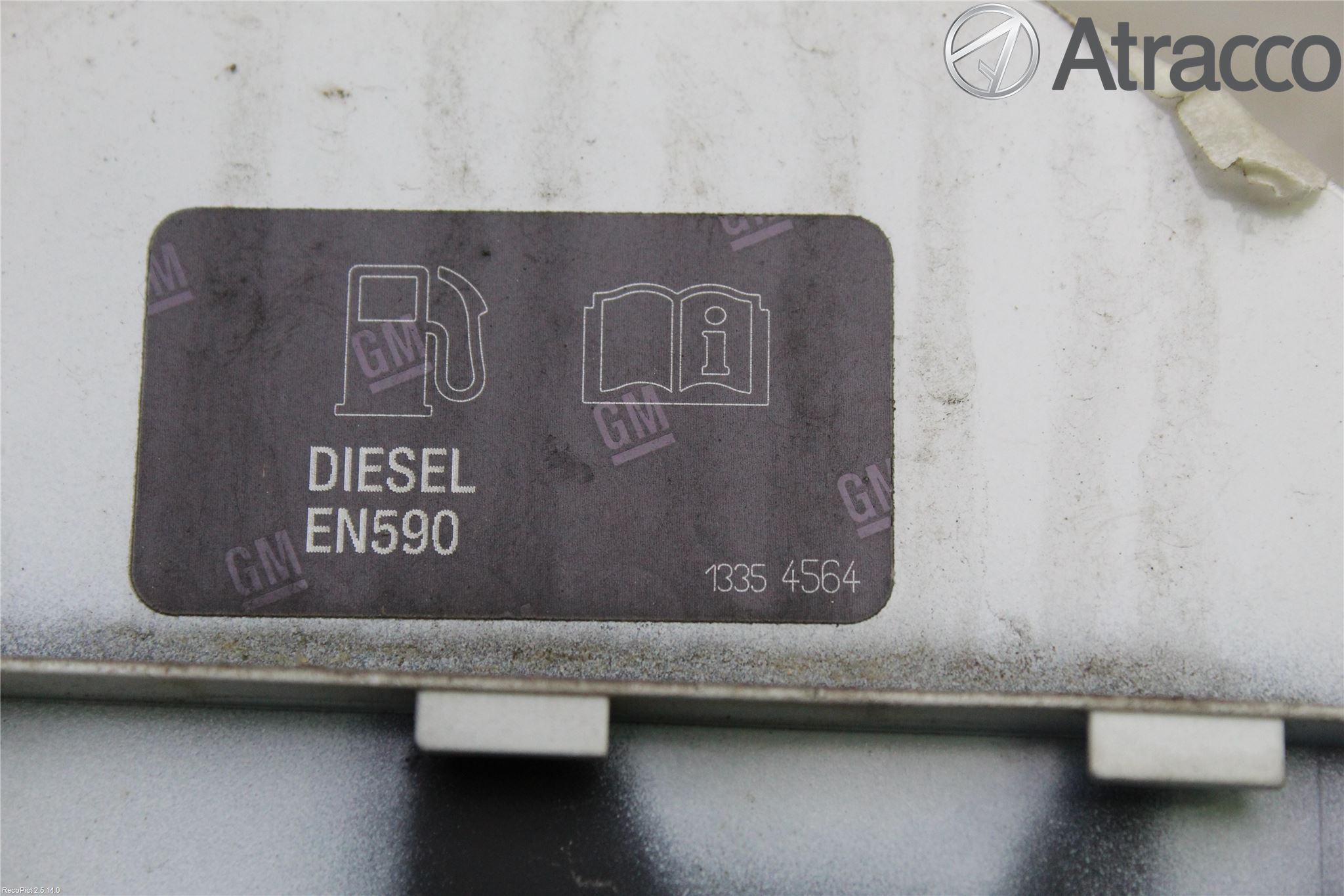 Opel INSIGNIA 09-16 Tanklucka