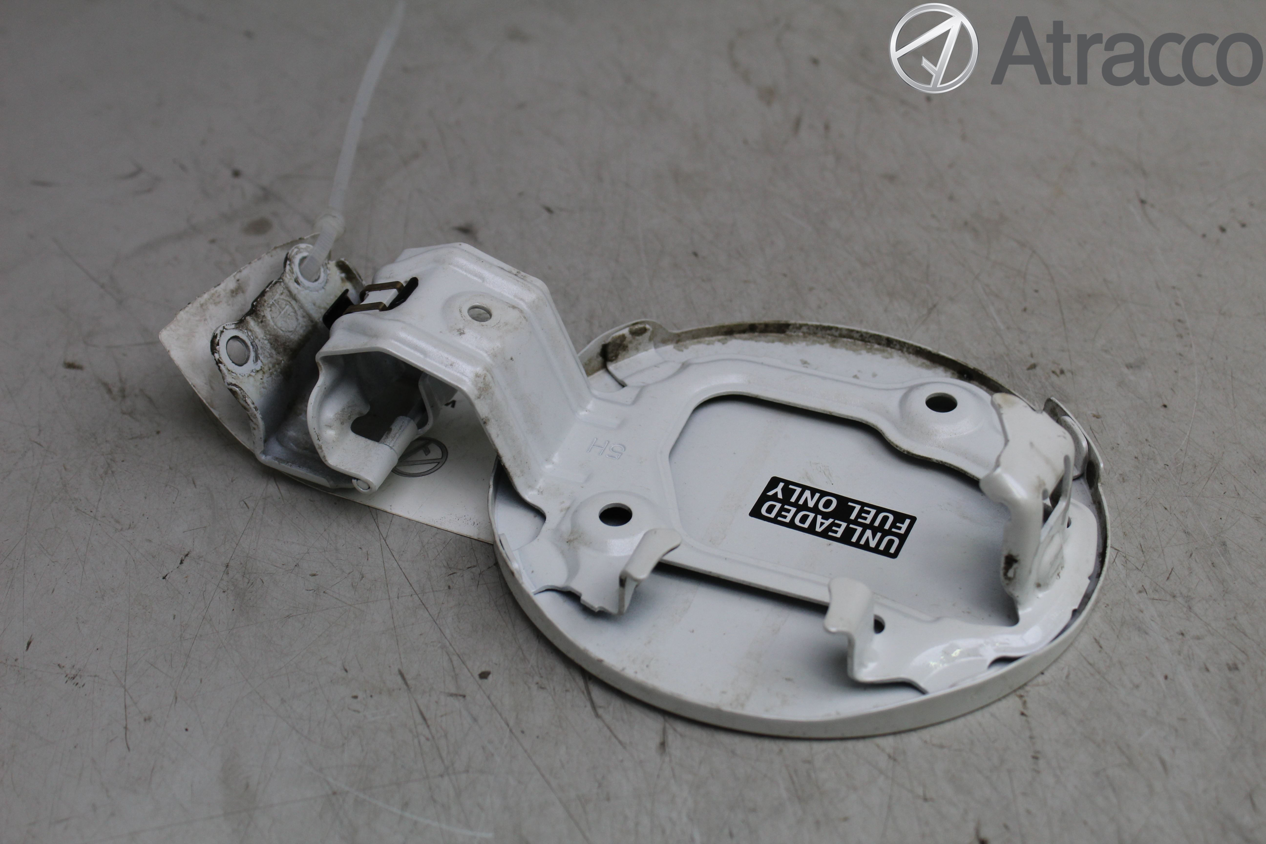 Toyota AURIS 13-19 Tanklucka