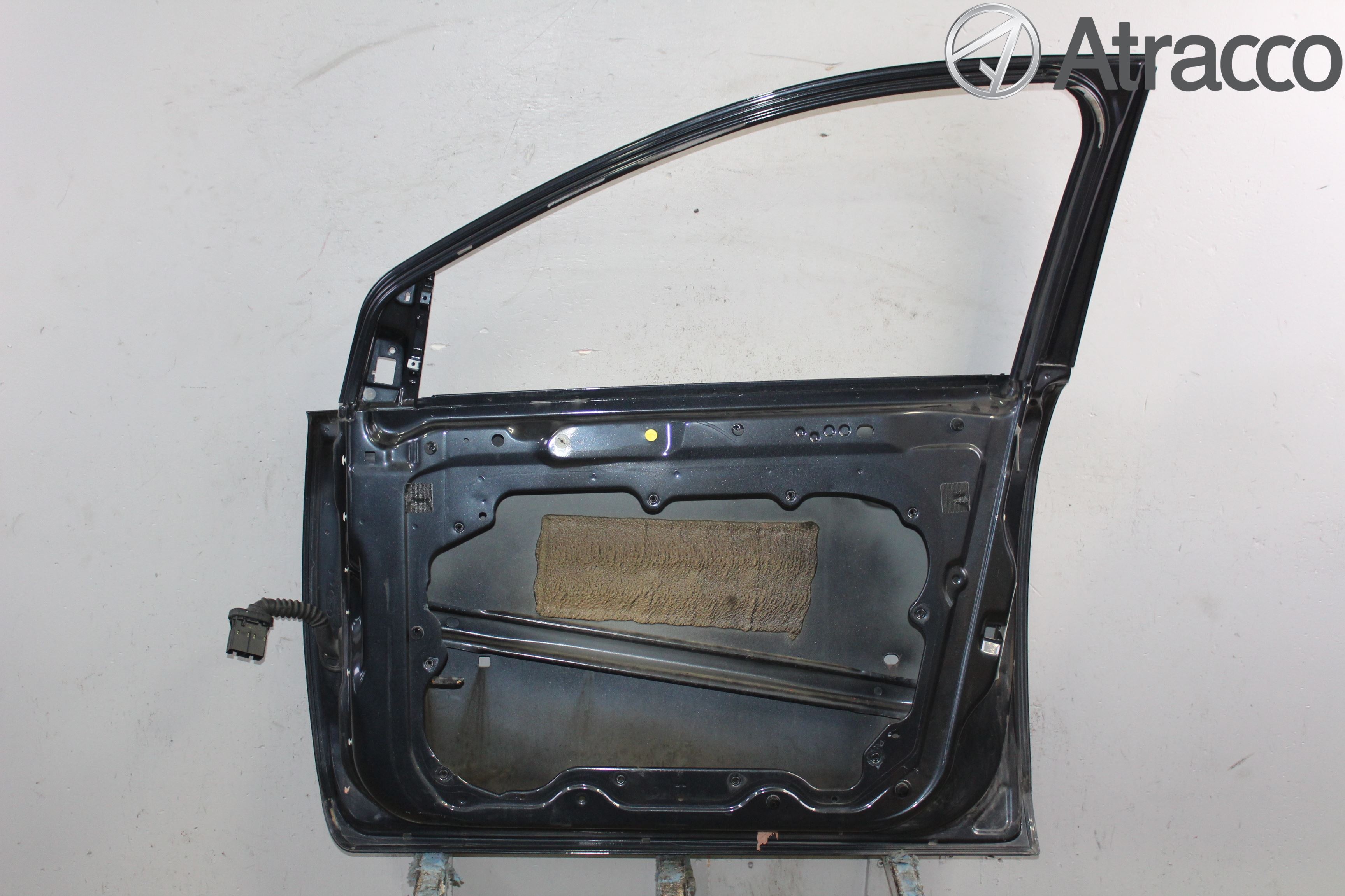 Ford FOCUS     04-07 Dörr Fram Höger