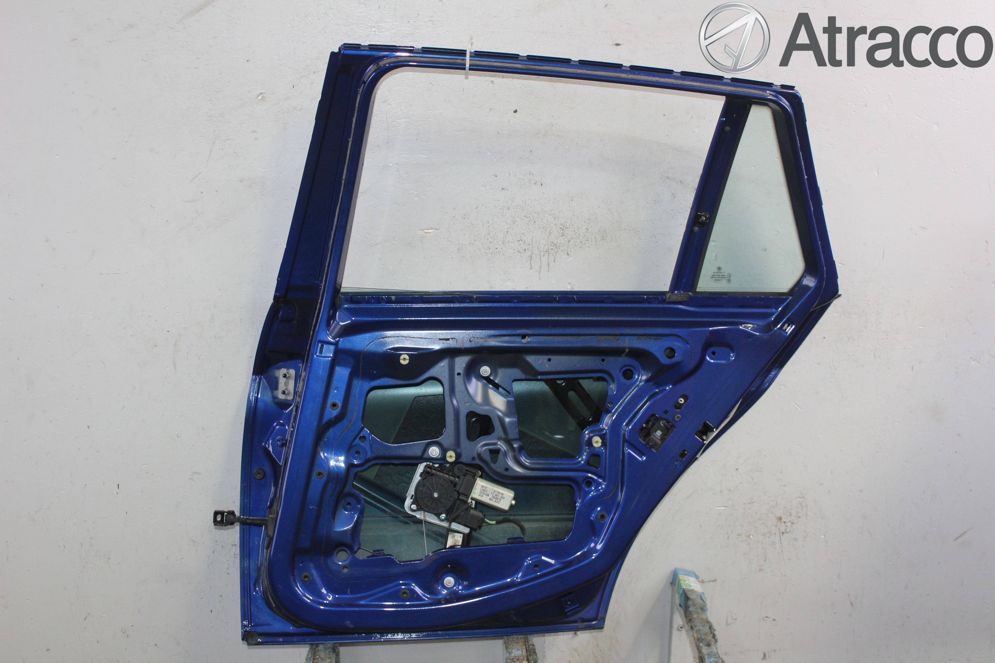 BMW 3 E90/91 SED/TOU 05-12 Dörr Bak Höger