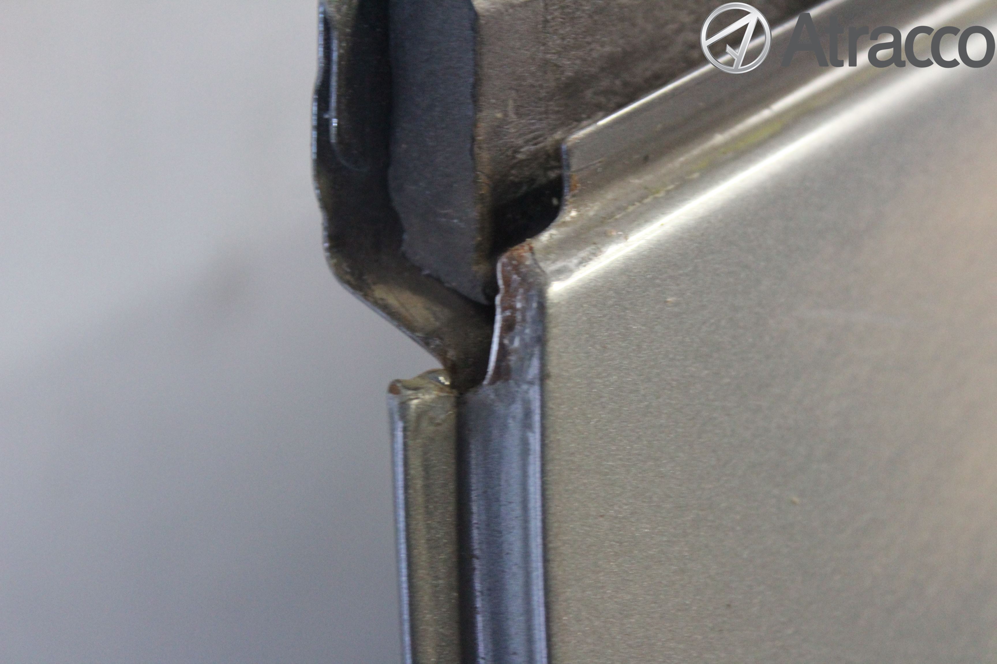 BMW 5 E60/61 Sed/Tou 02-10 Dörr Bak Vänster