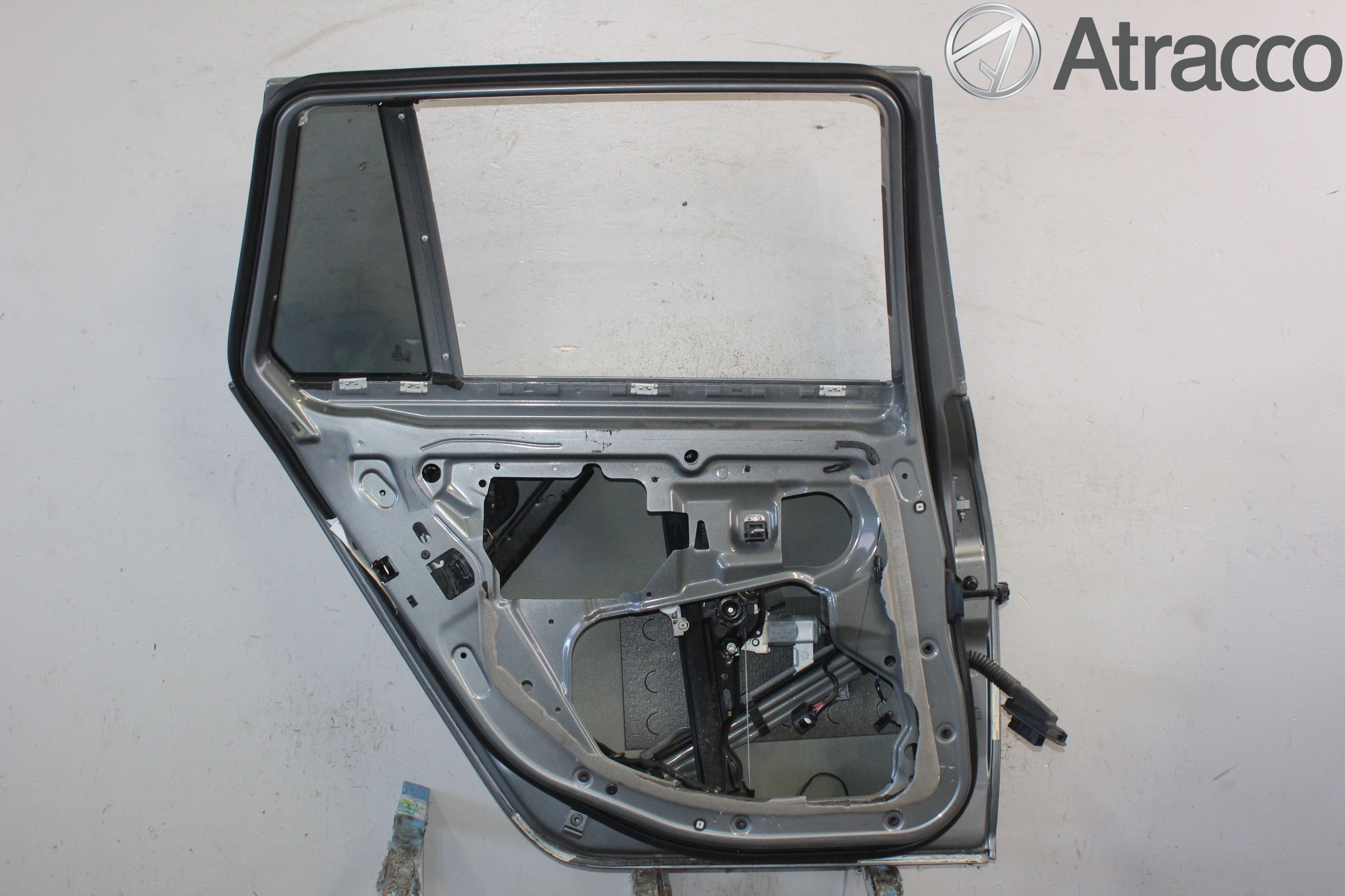 BMW 5 E60/61 Sed/Tou 02-10 Dörr Bak Vänster