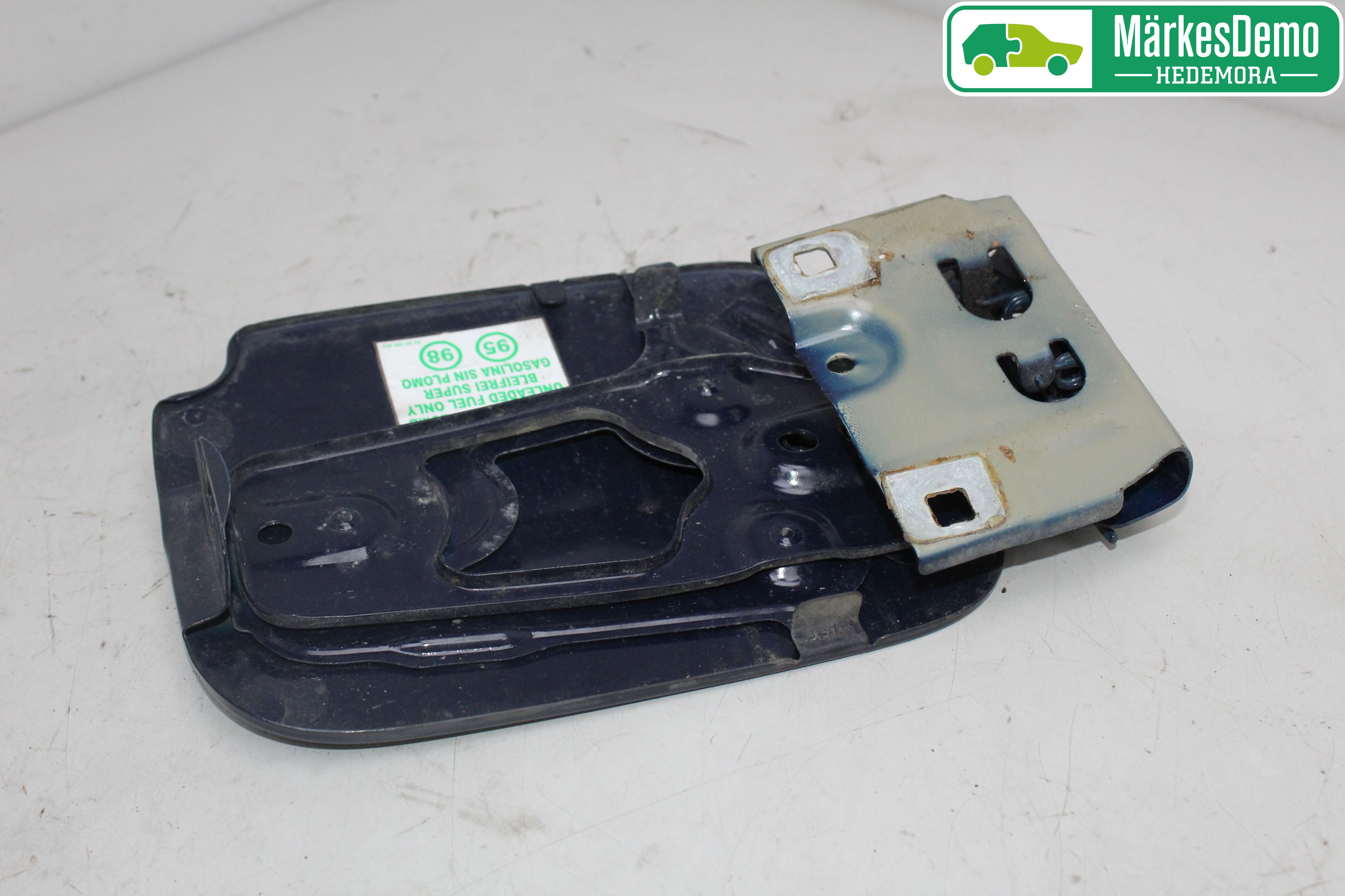 Dacia DUSTER 10-17 Tanklucka