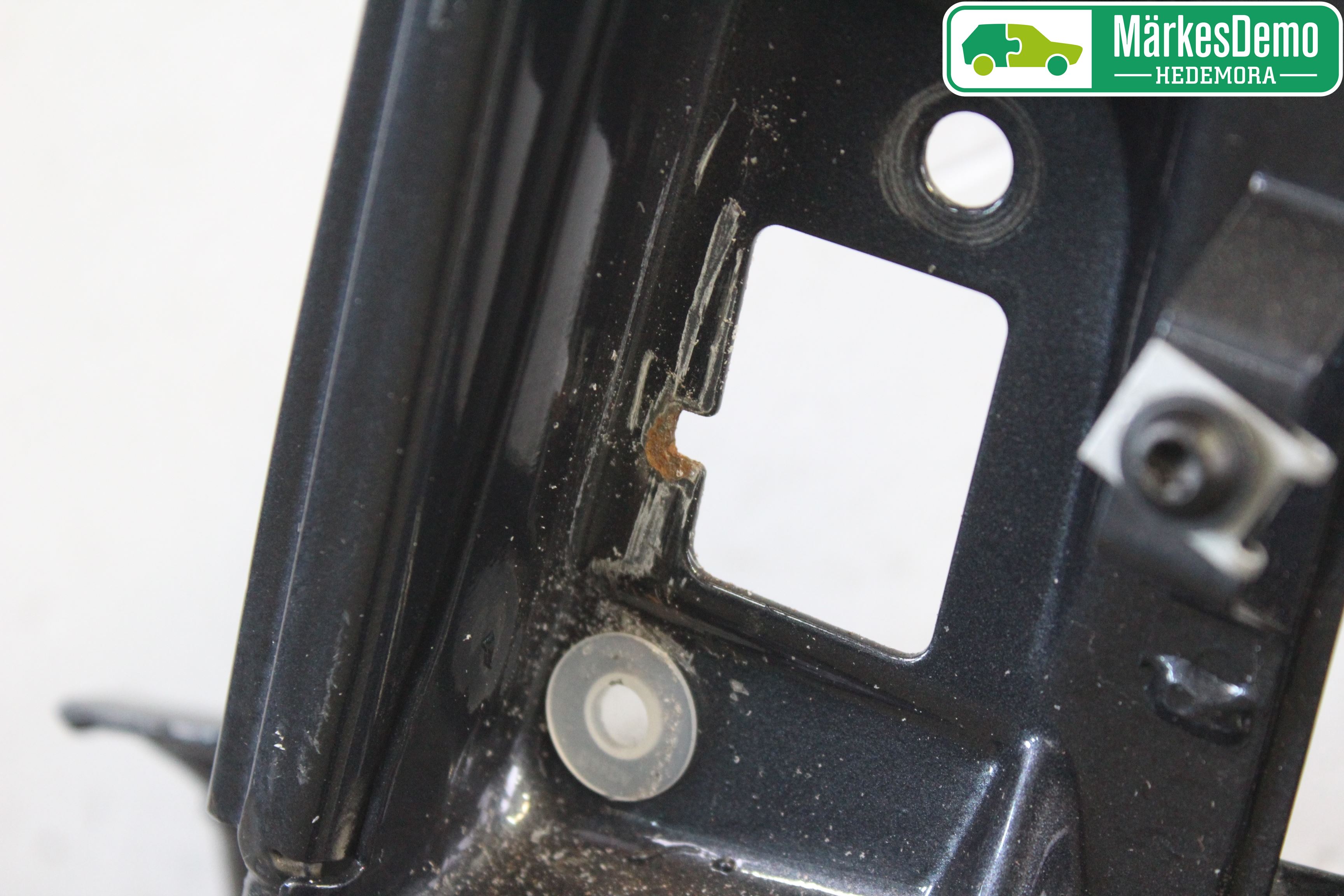 Ford FOCUS     04-07 Dörr Fram Höger