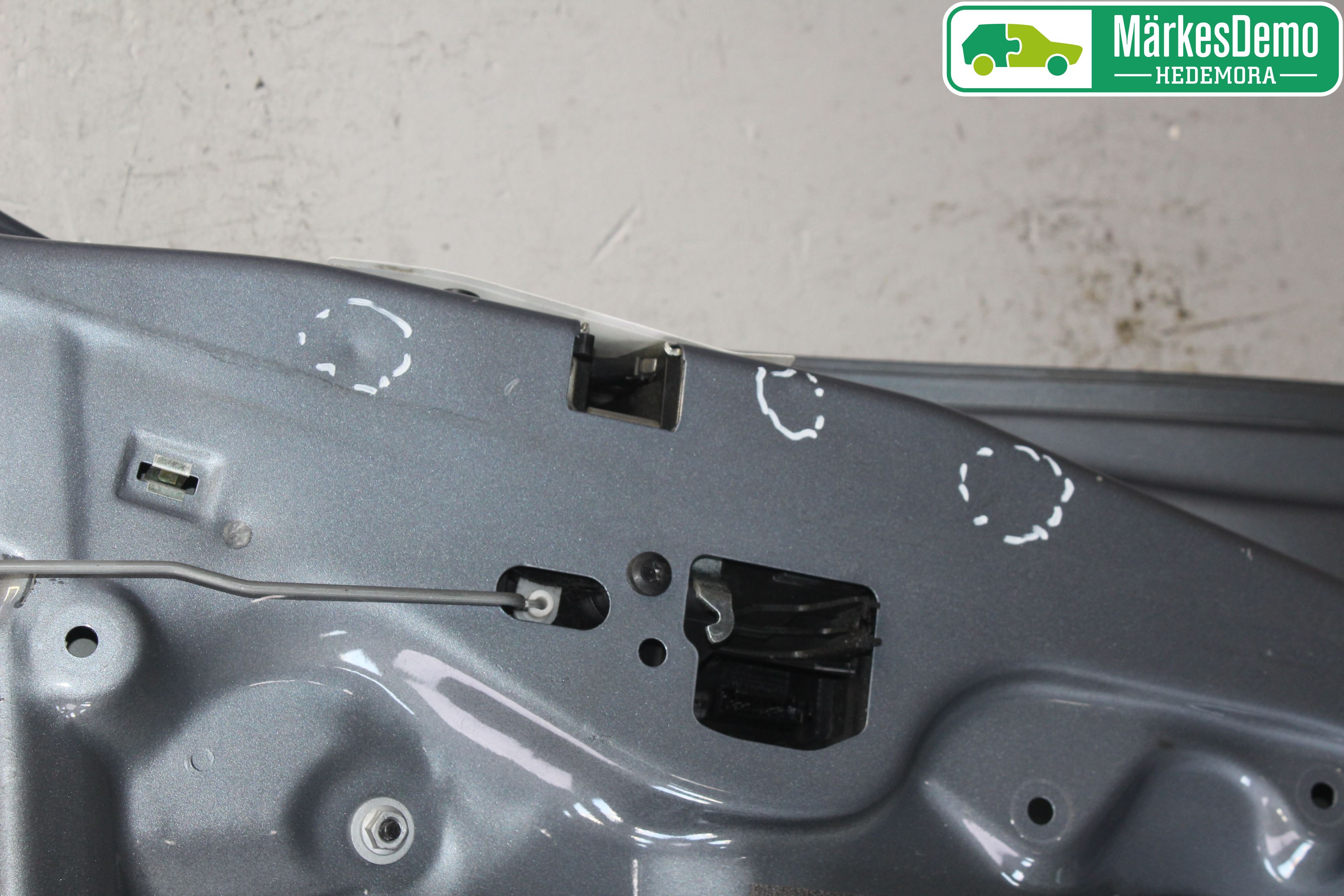 BMW 1 E87/81 5D/3D 03-11 Dörr Fram Höger