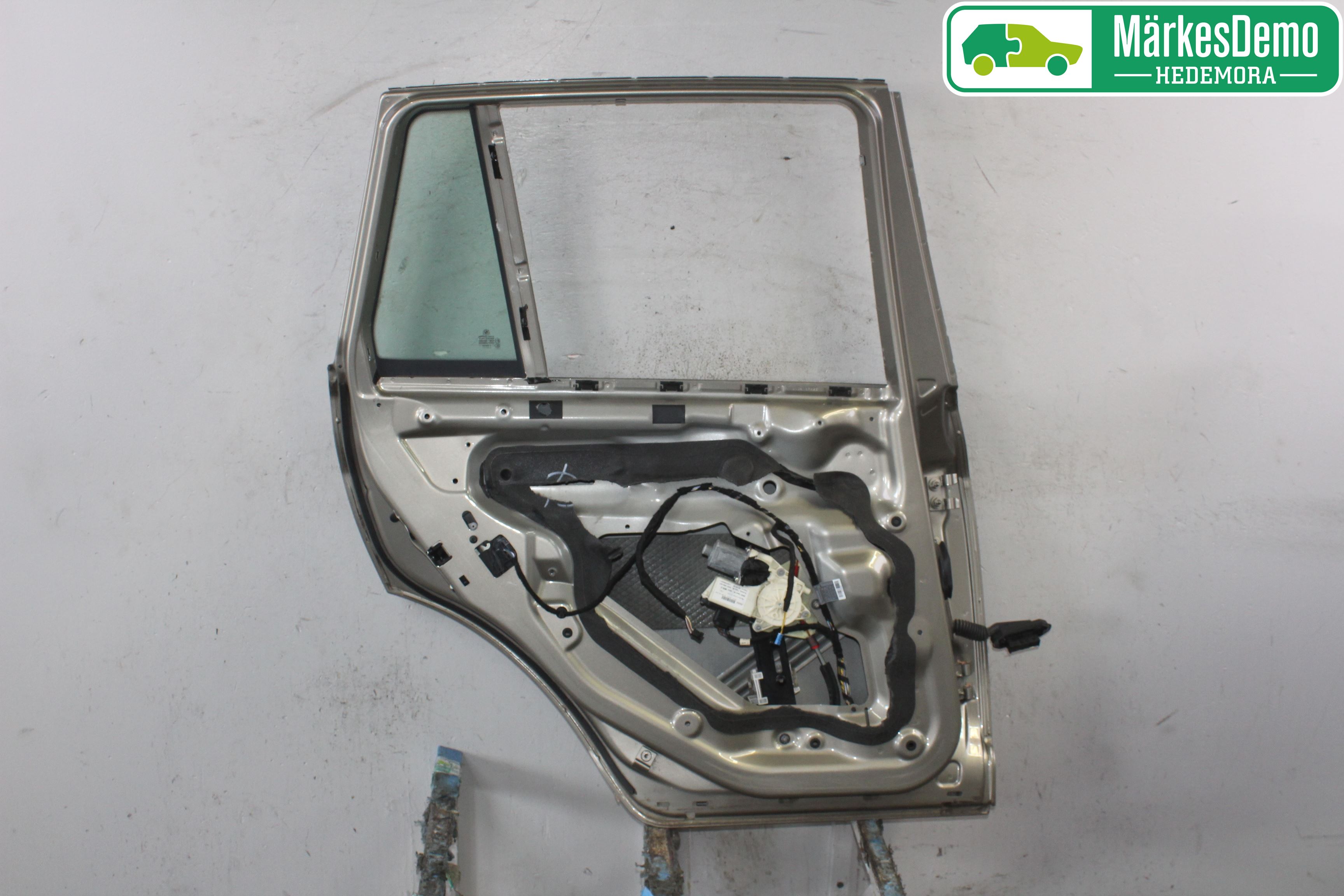 BMW X3 E83     03-10 Dörr Bak Vänster