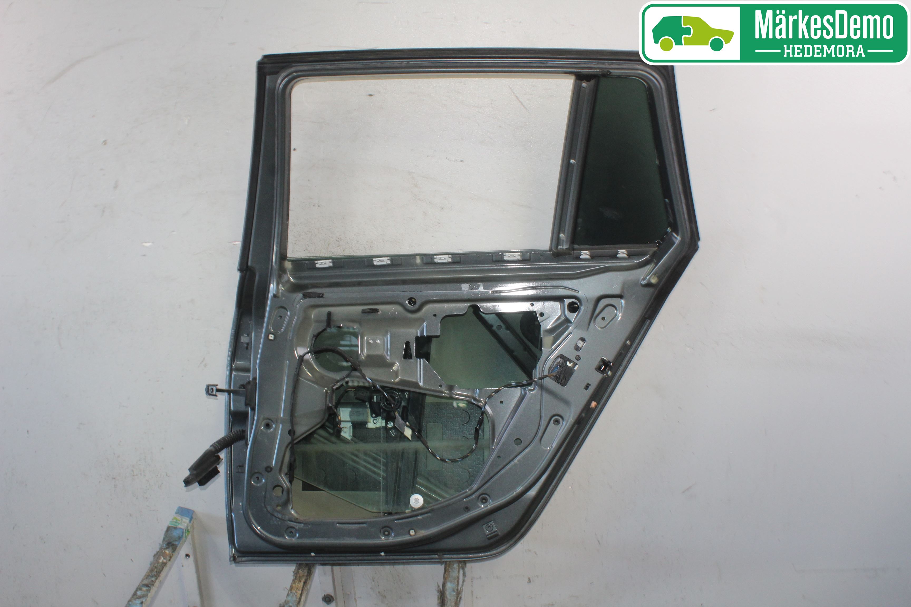 BMW 5 E60/61 Sed/Tou 02-10 Dörr Bak Höger