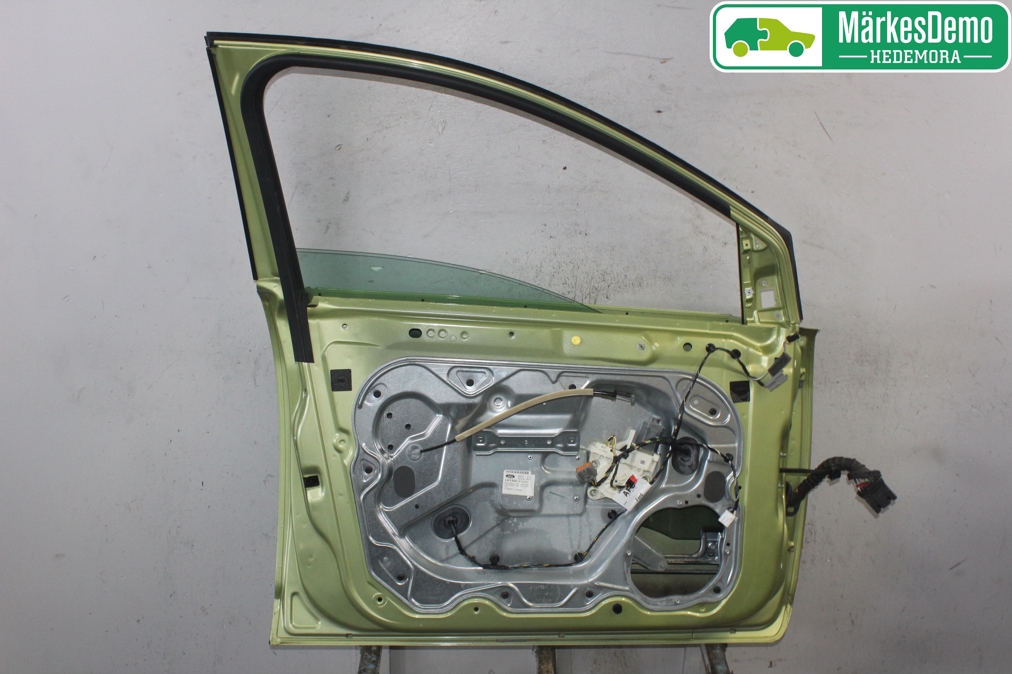 Ford FOCUS     04-07 Dörr Fram Vänster